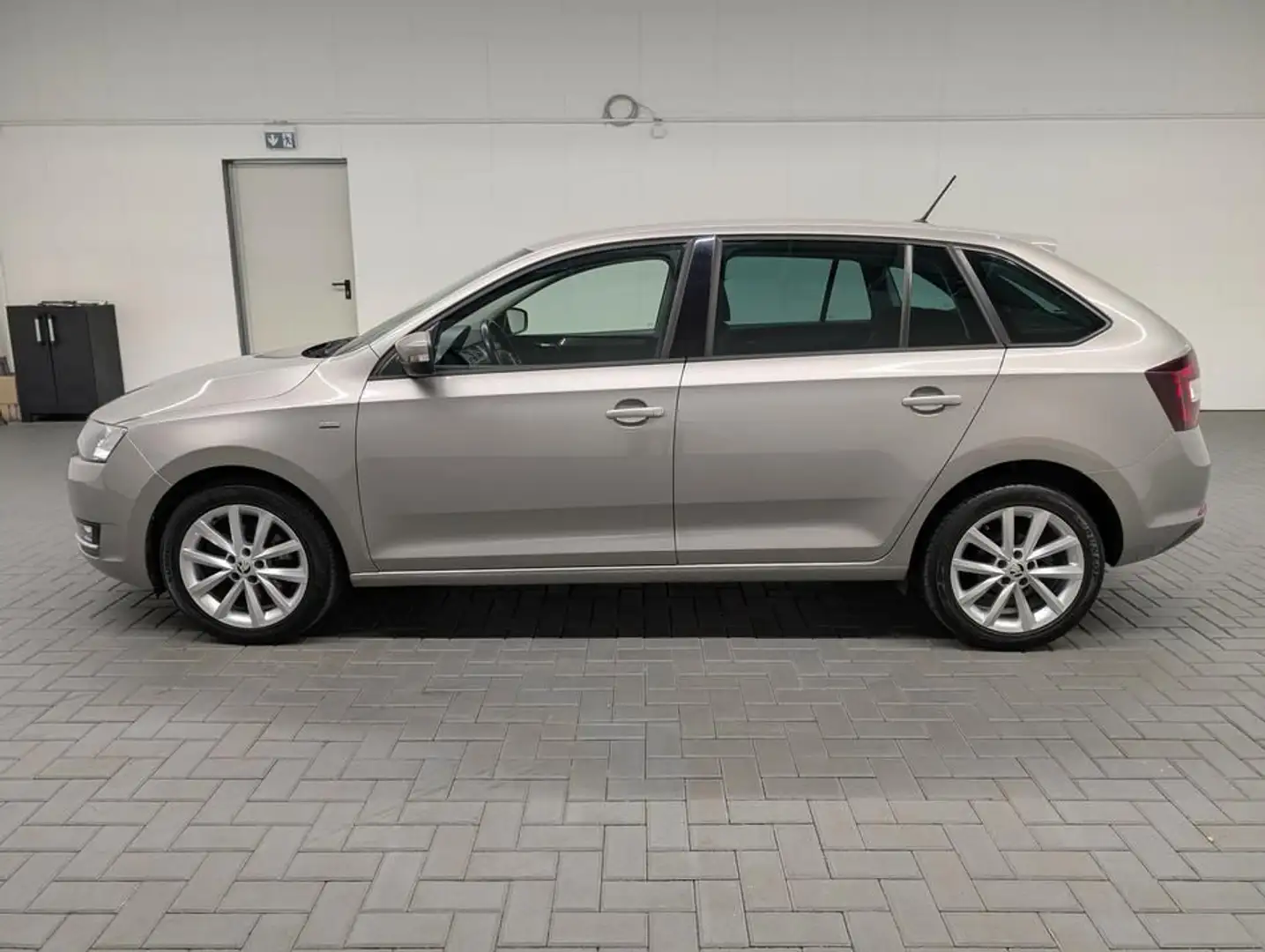 Skoda Rapid/Spaceback Spaceback Clever Klimaautom./SHZ/PDC/AHK/T Beige - 2