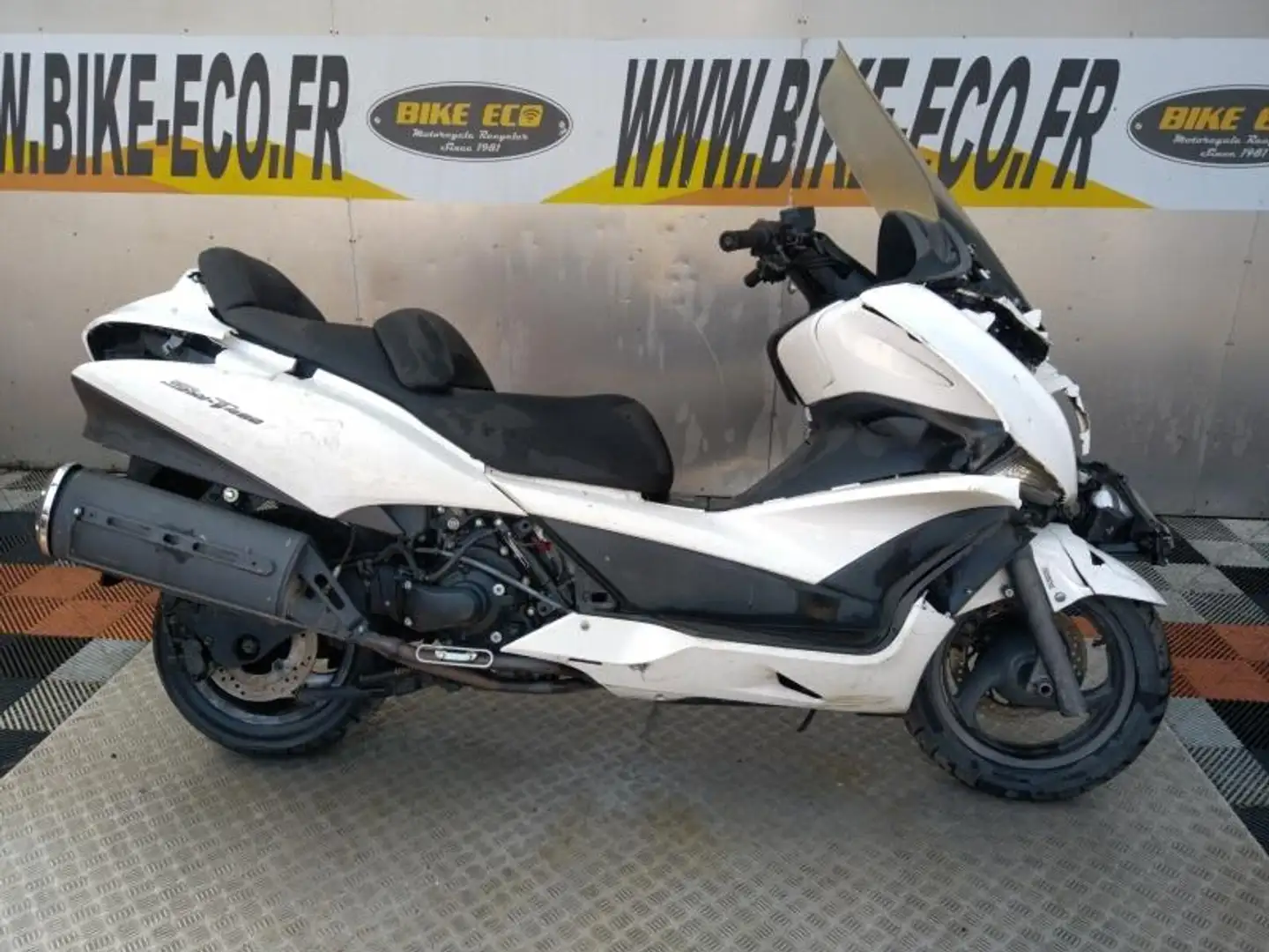 Honda SW-T 400 Fehér - 1