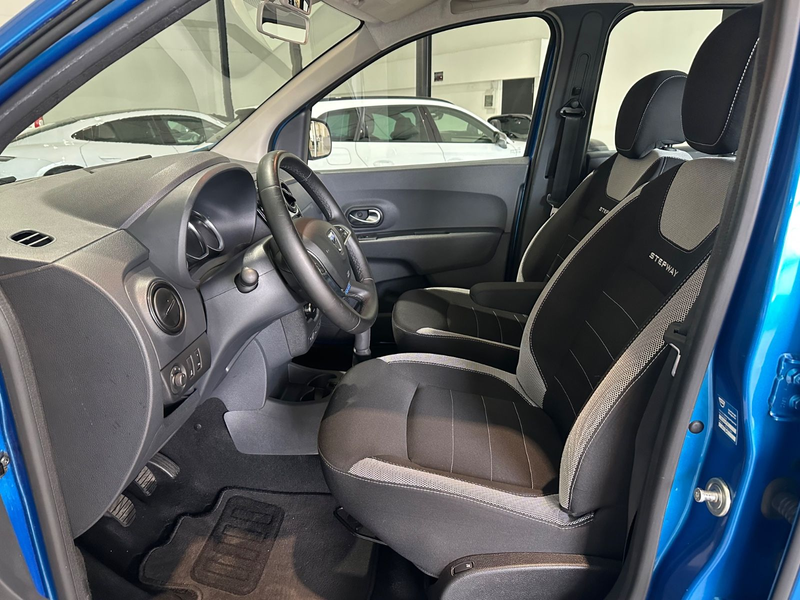 Dacia Lodgy 1.2 Stepway *Navi,PDC,AHK,Tempomat,SHZ* — photo 6