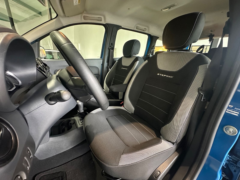 Dacia Lodgy 1.2 Stepway *Navi,PDC,AHK,Tempomat,SHZ* — photo 5