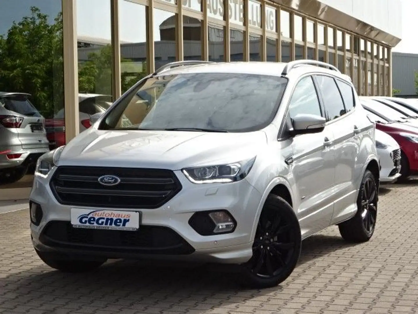 Ford Kuga 180PS ST-Line 4x4 AHK Bi-Xenon Navi TWA Silber - 2