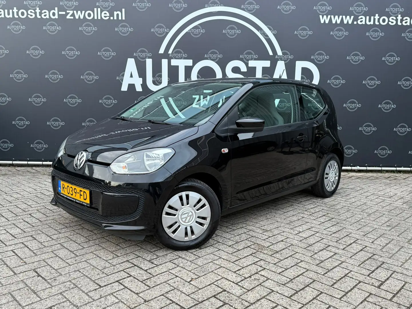 Volkswagen up! 1.0 high up! Airco/Apk/Nap/elektramen/ Zwart - 1