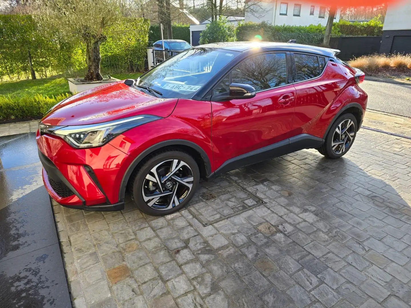 Toyota C-HR 2.0i VVT-i Hybrid C-Lub Bi-Tone E-CVT Rouge - 2