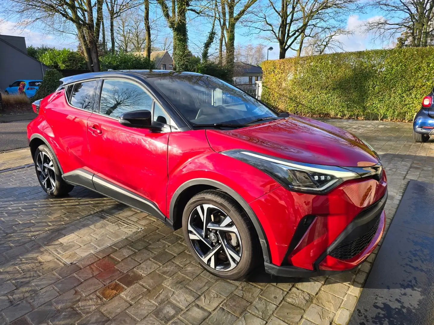 Toyota C-HR 2.0i VVT-i Hybrid C-Lub Bi-Tone E-CVT Rouge - 1