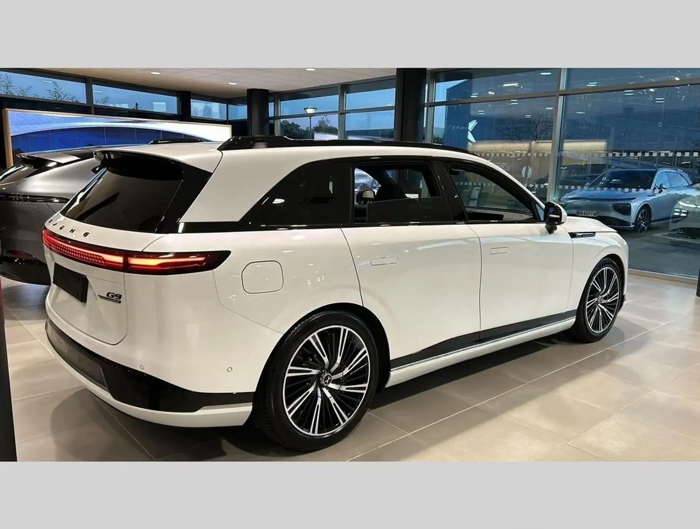 Xpeng G9 AWD PERFORMANCE Beyaz - 2