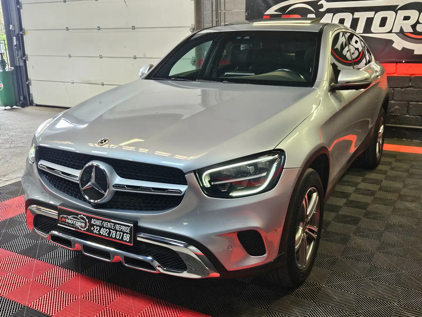 Mercedes-Benz GLC 300 GLC Coupé 300 de 4-Matic PHEV Business Solution Grijs - 2