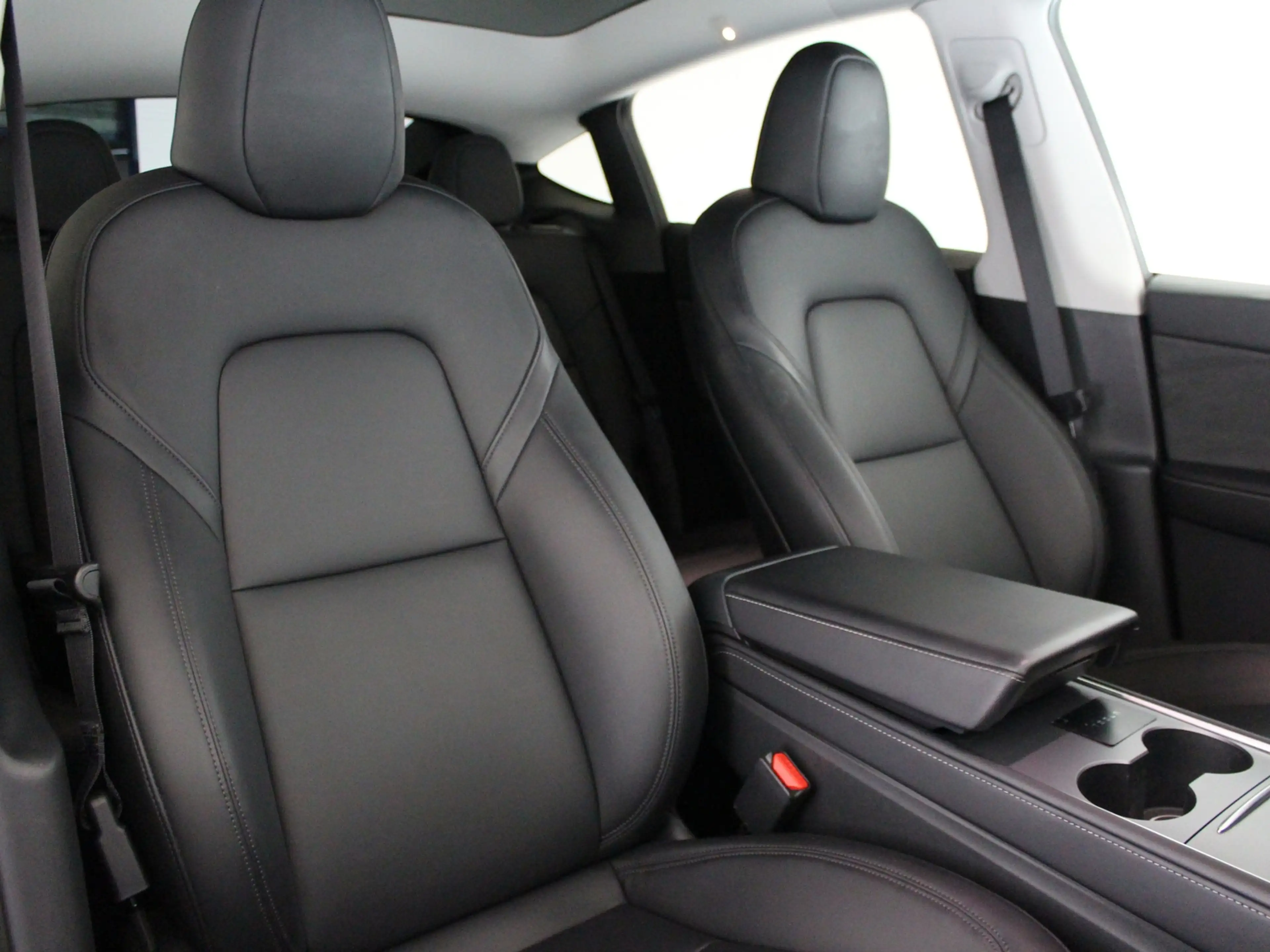 Tesla Model Y RWD 58 kWh | Trekhaak | 20'' | Leder | 12 maanden — photo 14