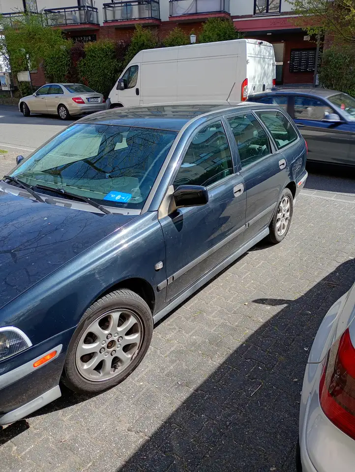 Volvo V40 1.6, foto 2