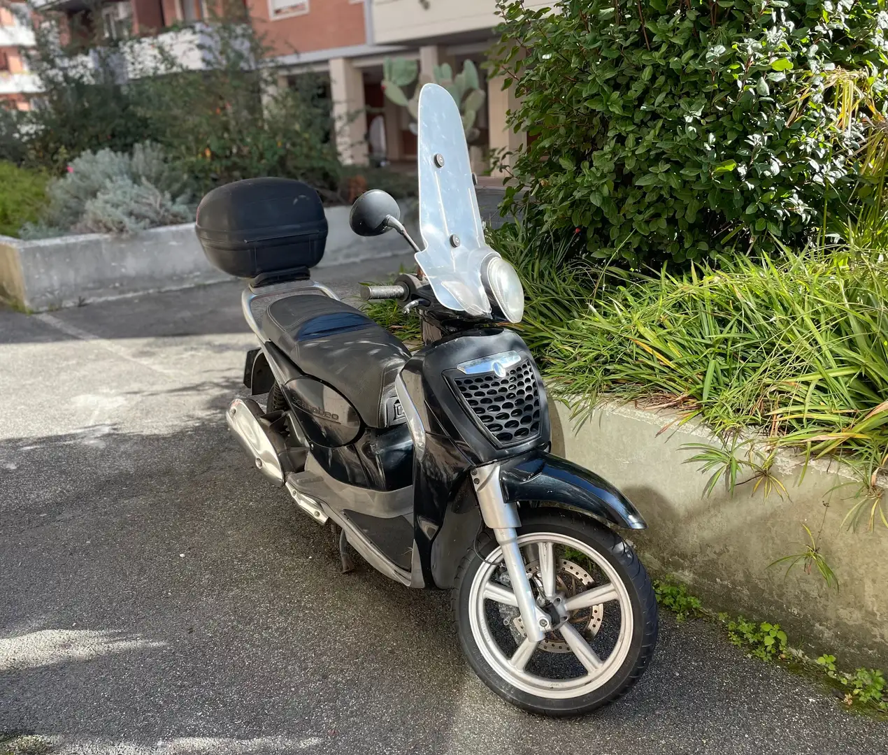 Aprilia Scarabeo IE Siyah - 2