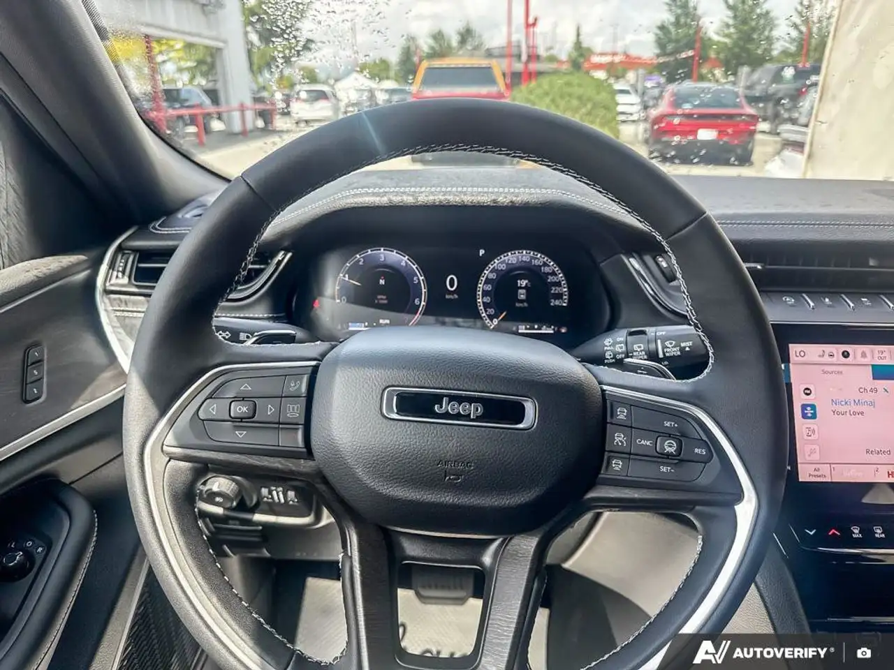 Jeep Grand Cherokee снимка Jeep Grand Cherokee