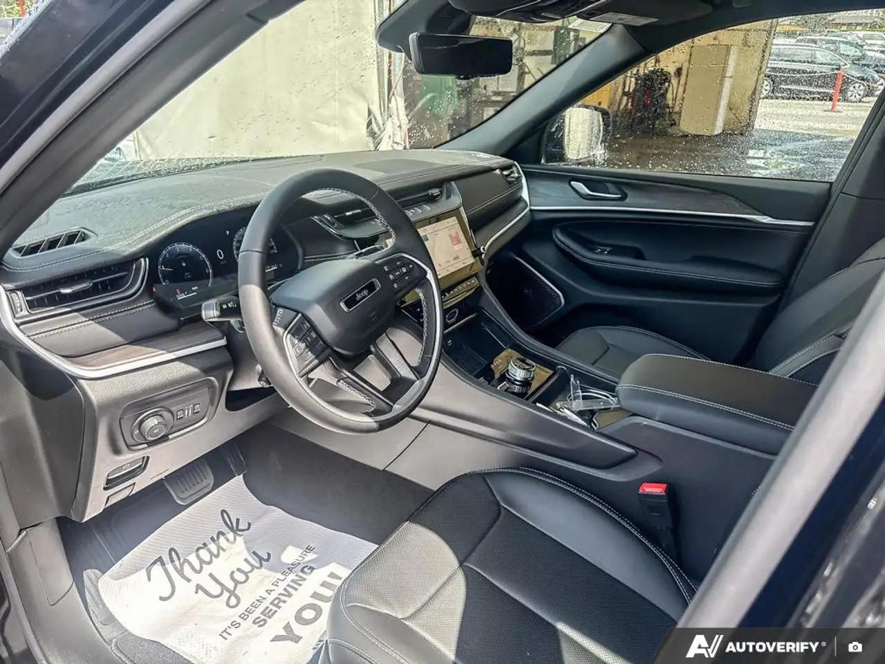 Jeep Grand Cherokee снимка Jeep Grand Cherokee