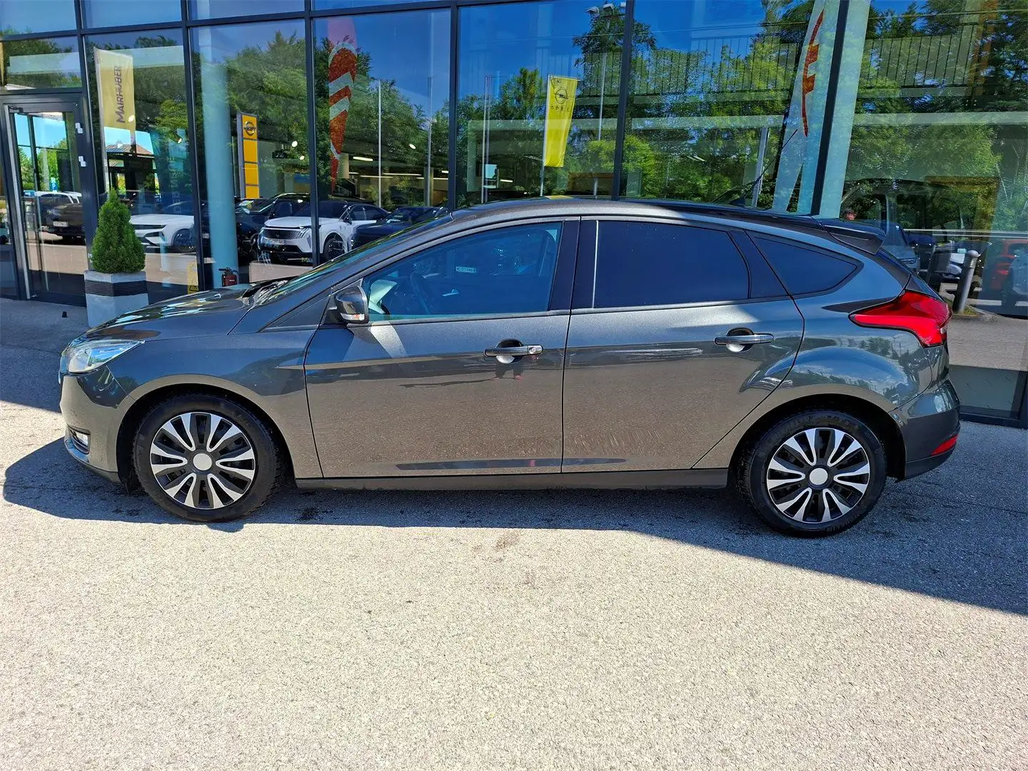 Ford Focus 1,0 EcoBoost Trend Grau - 2