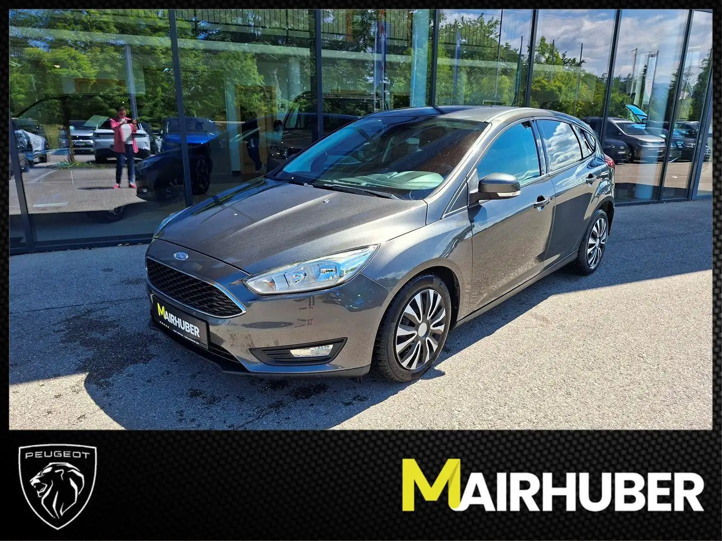 Ford Focus 1,0 EcoBoost Trend Grau - 1