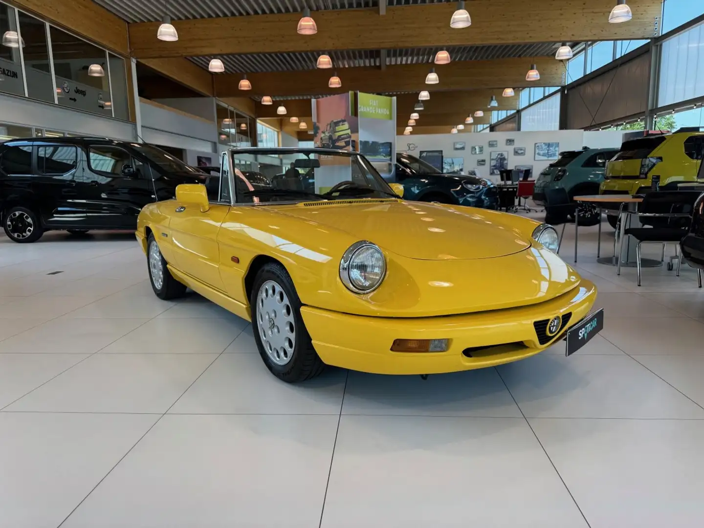 Alfa Romeo Spider Series IV 2.0 Jaune - 2