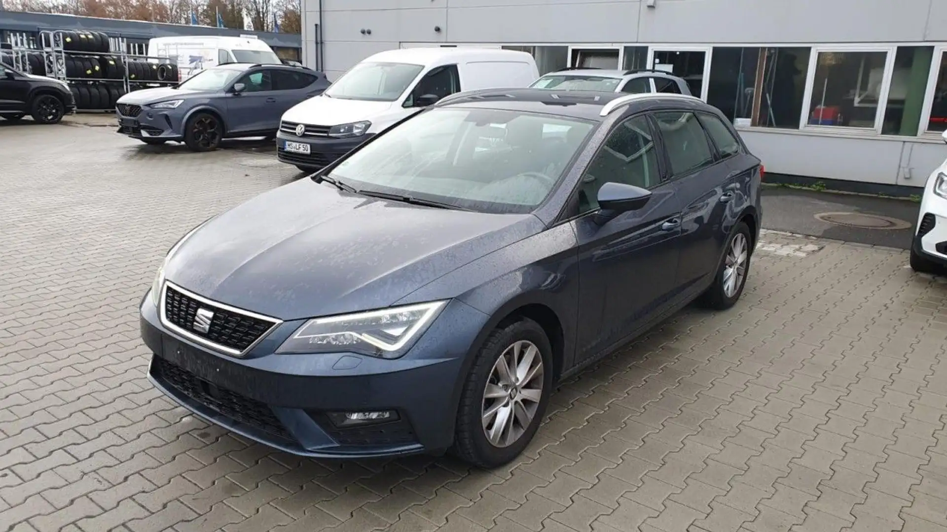 SEAT Leon ST 1.5 TGI Style Klima Einparkhilfe Grau - 1