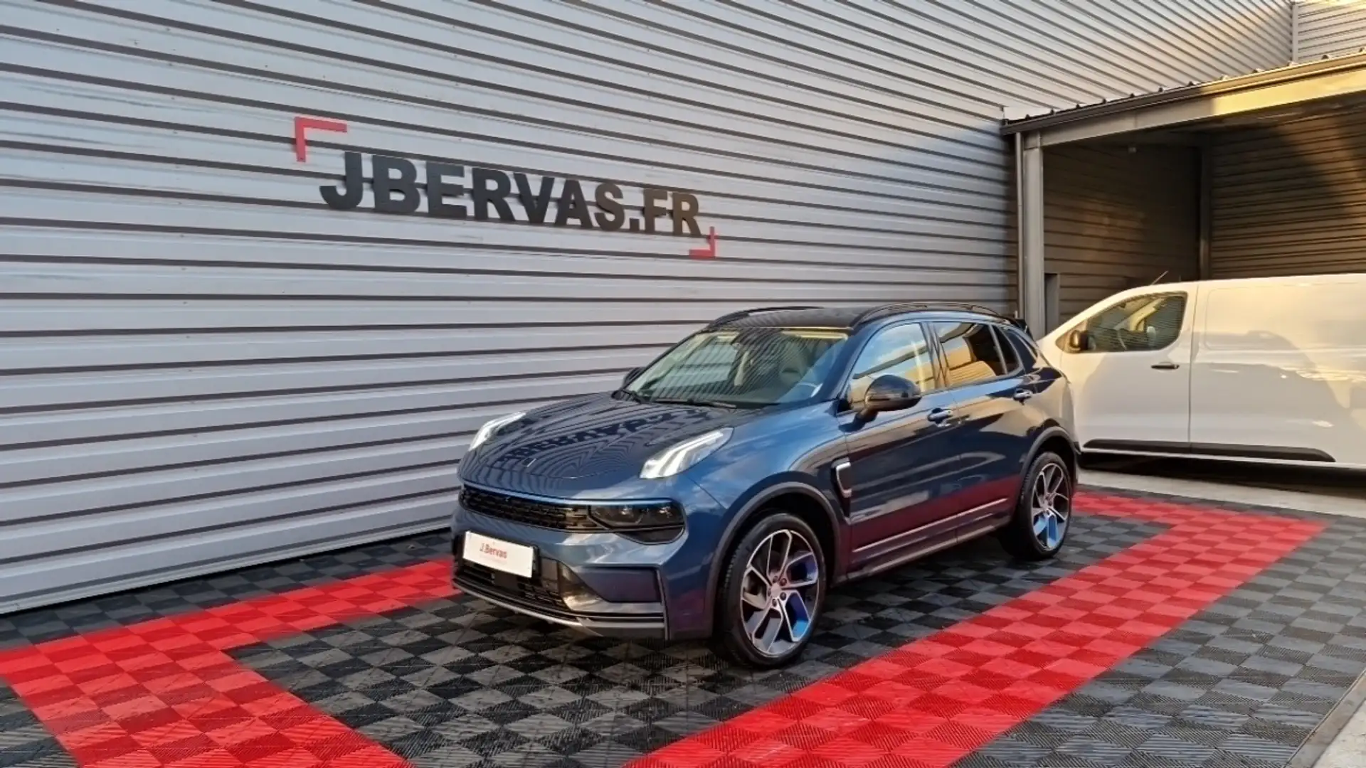 Lynk & Co 01 1.5 PHEV 261 CH DCTH7 Bleu - 1