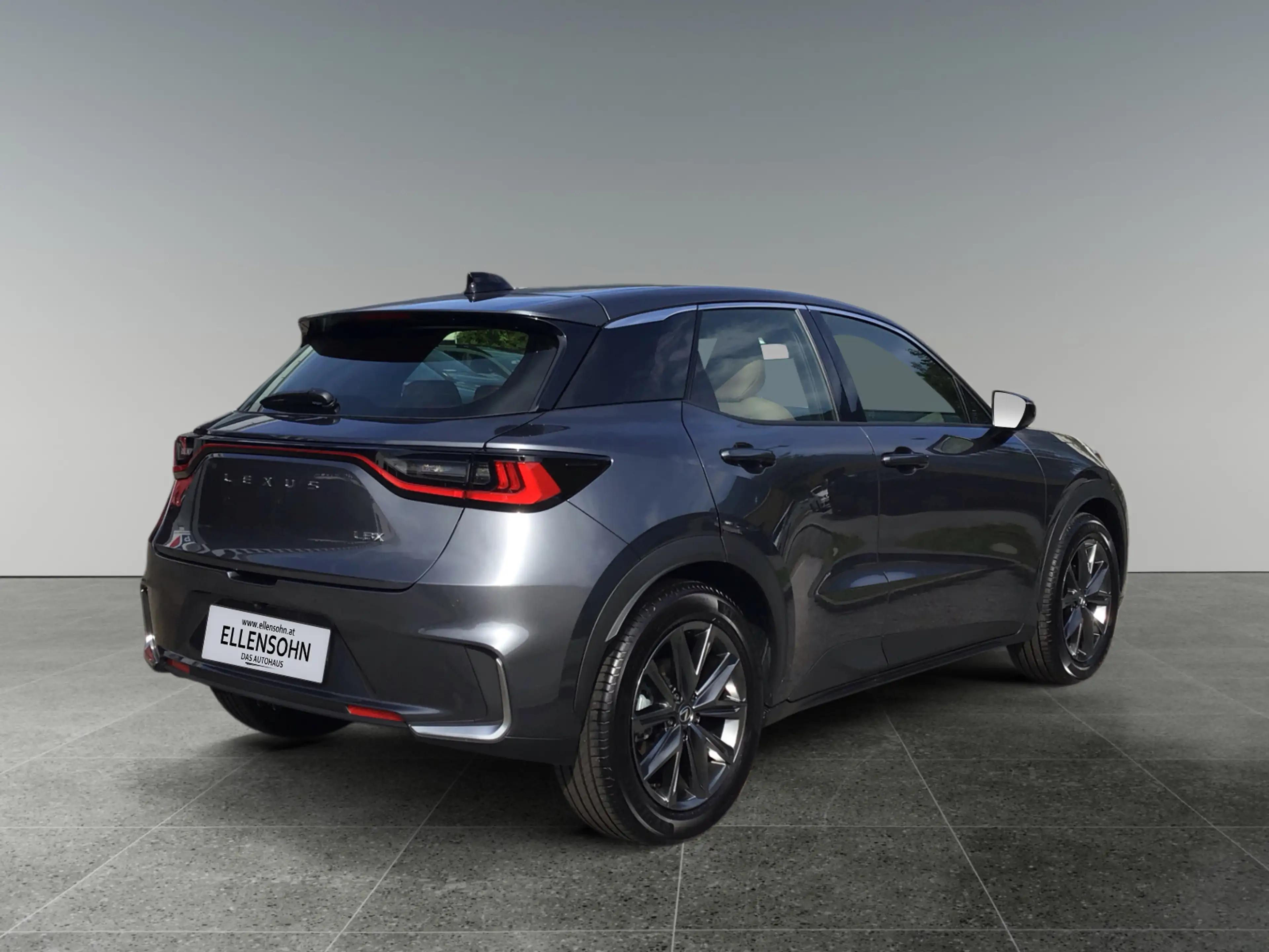Lexus LBX Elegant CVT 4x4 Anhängerkupplung! — photo 5