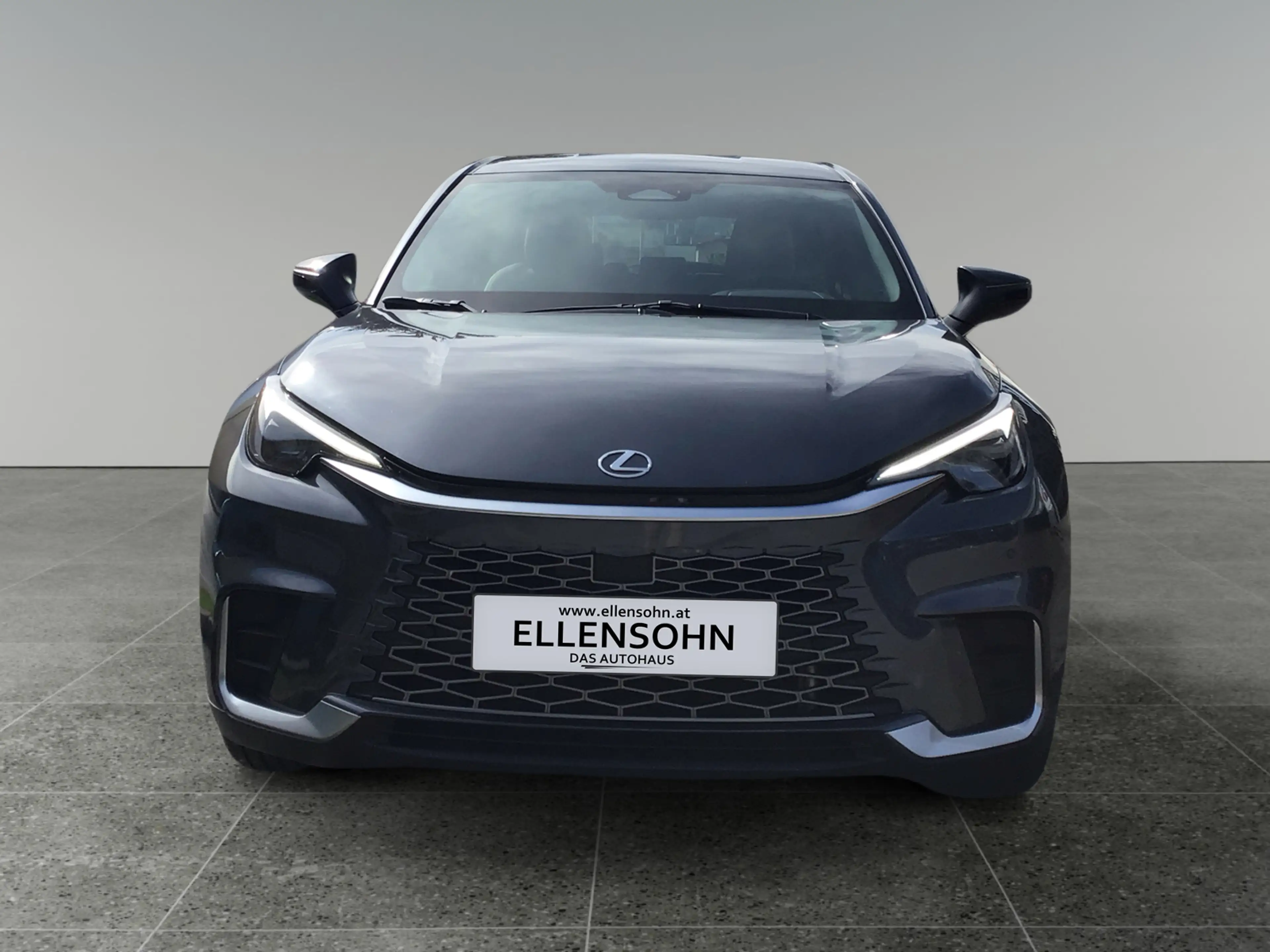 Lexus LBX Elegant CVT 4x4 Anhängerkupplung! — photo 8
