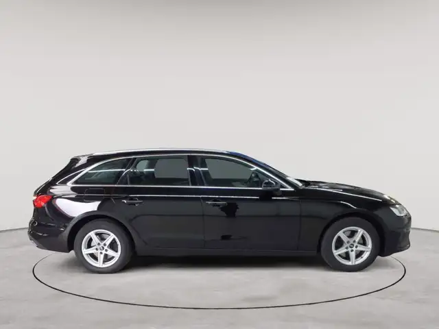 Audi A4 view 3