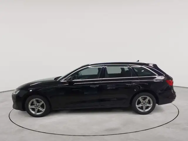 Audi A4 view 6