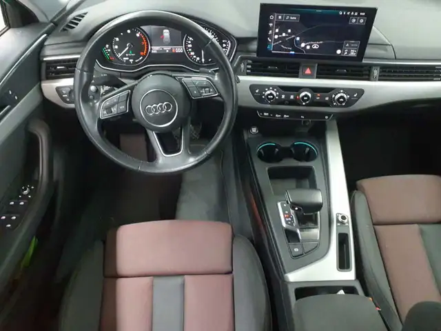 Audi A4 view 9