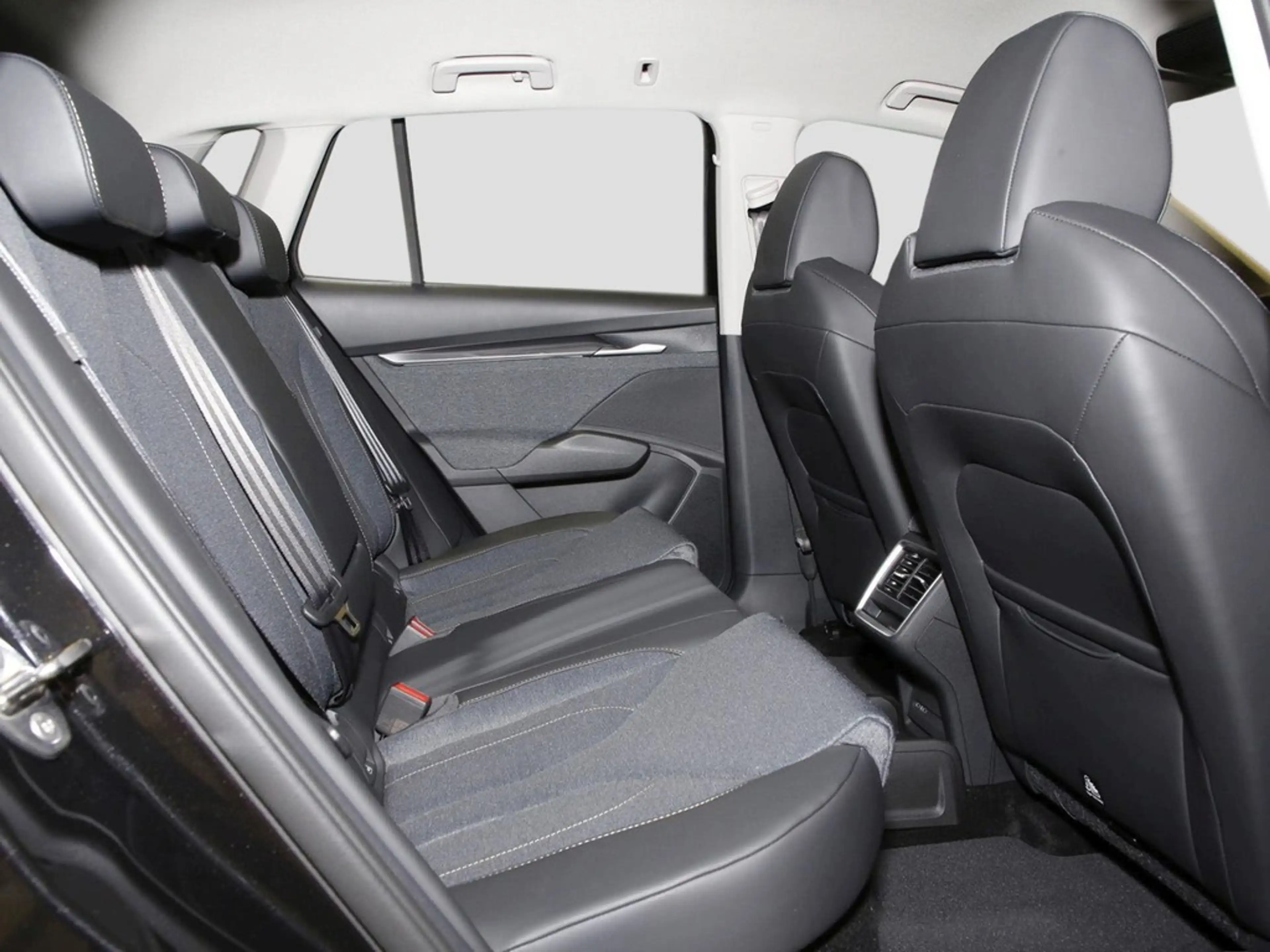 Skoda Elroq Selection 85 UPE 50.050 19" AHK Wärmepumpe — photo 11