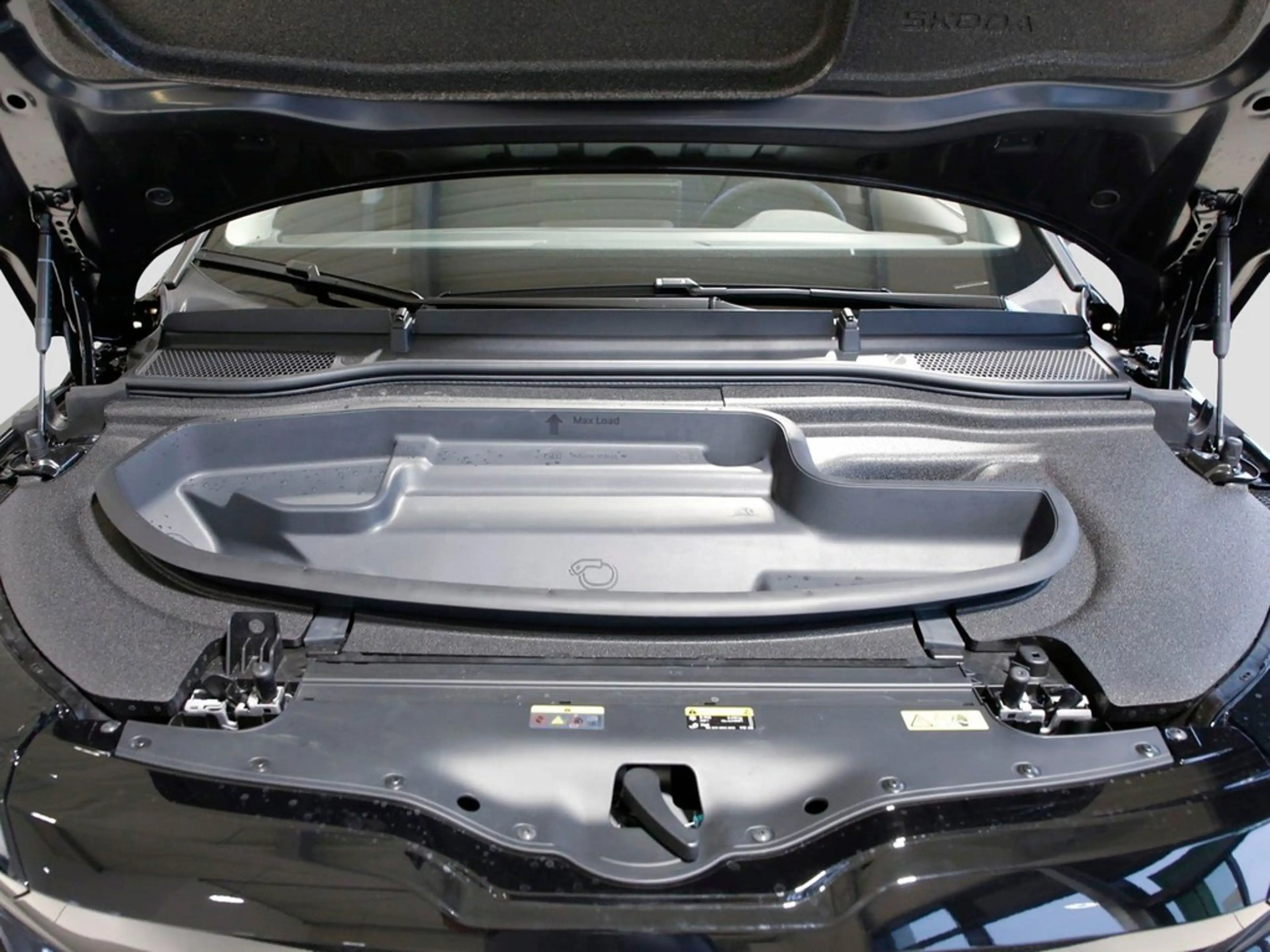 Skoda Elroq Selection 85 UPE 50.050 19" AHK Wärmepumpe — photo 7