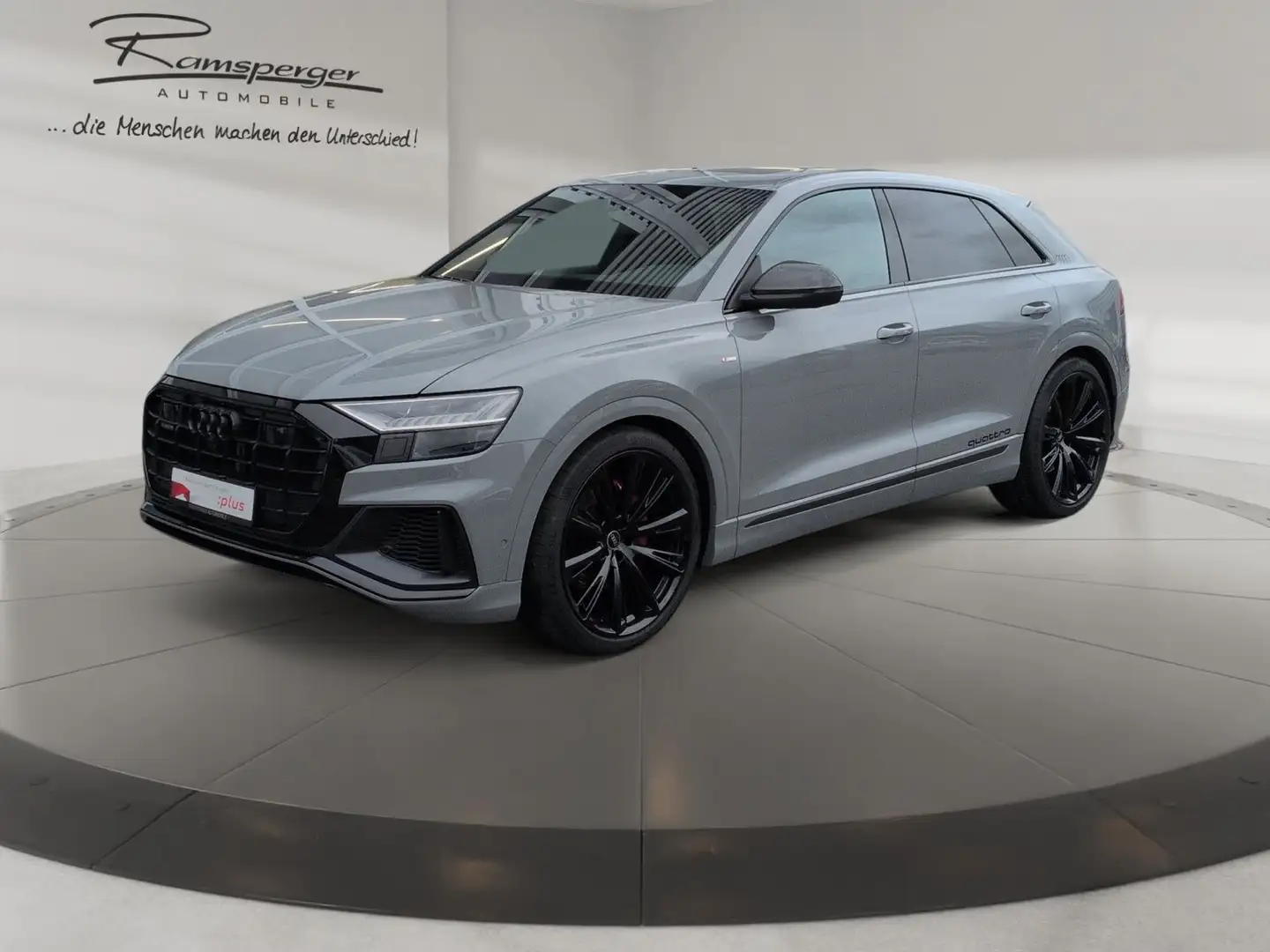 Audi Q8 SUV 55 TFSI Competition+ S line Matrix 360° Grau - 2