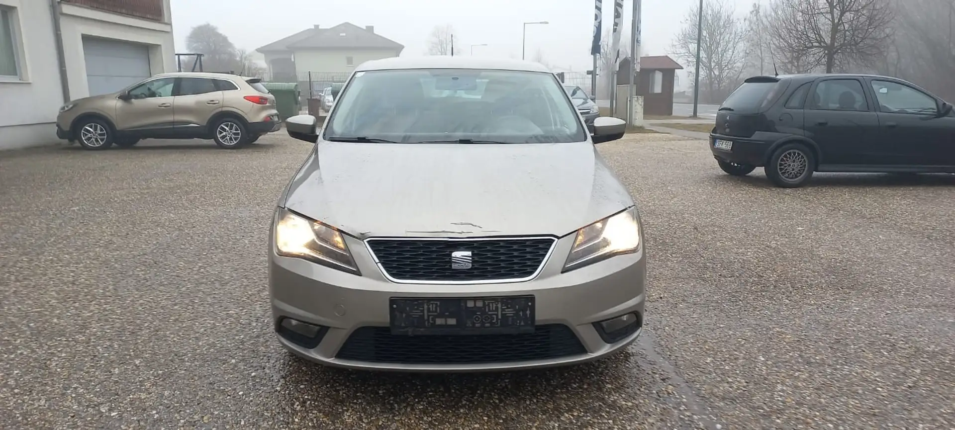 SEAT Toledo 1,2 TSI Style Grau - 2