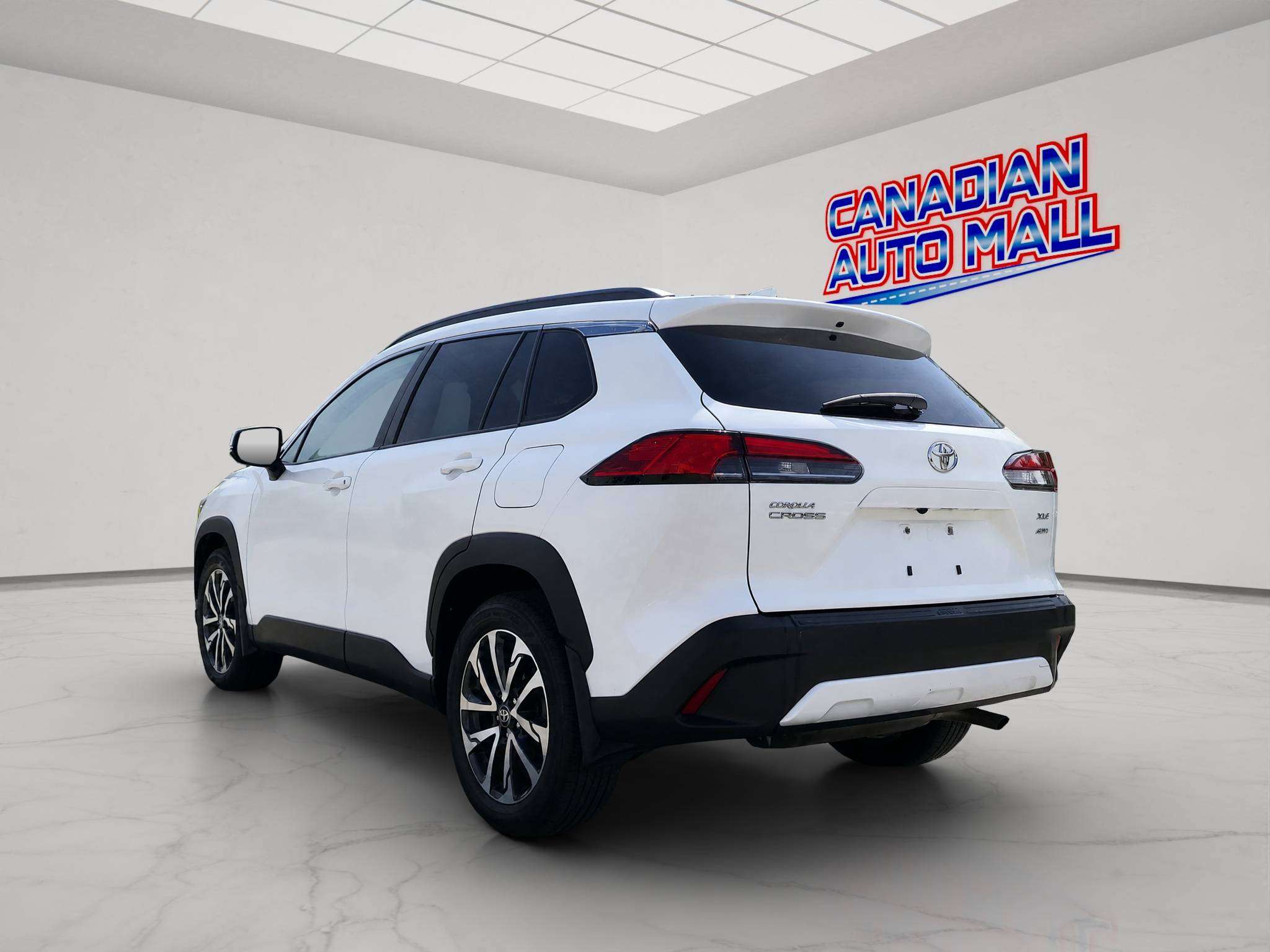 2023 Toyota Corolla Cross XLE AWD, NAV, ROOF, LEATHER, 75K! — снимка 1