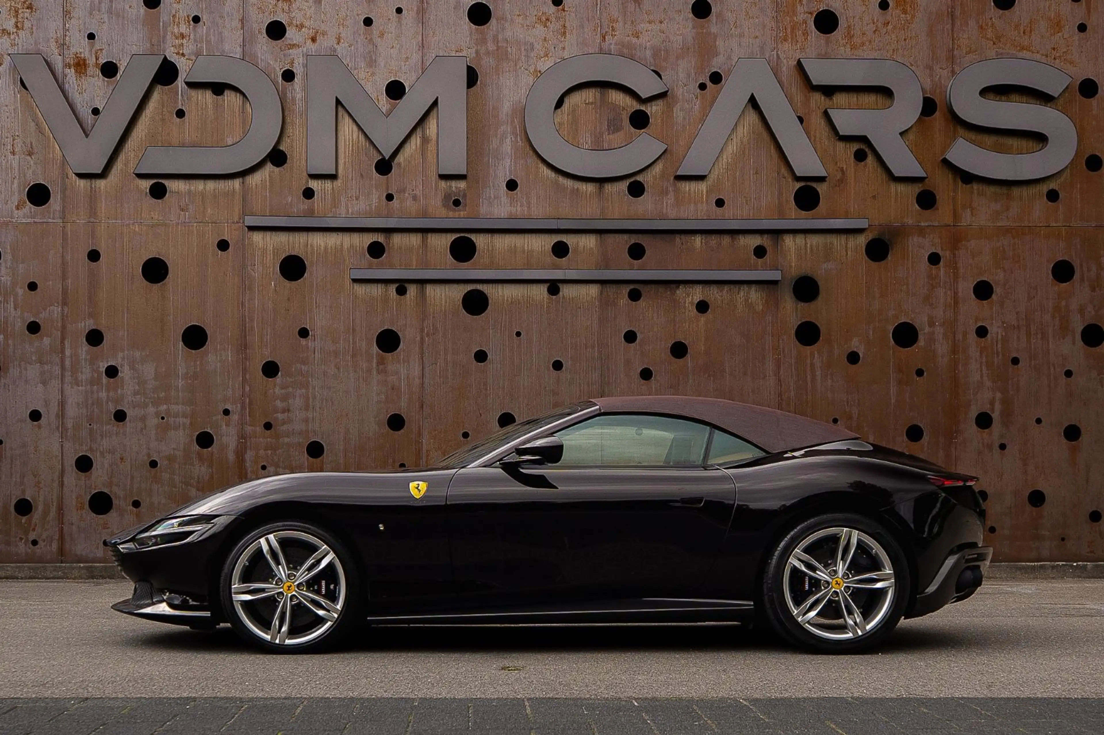 Ferrari Roma Spider *SPECIAL COLOR*VENT*VOLL*LP €345.000 — photo 5