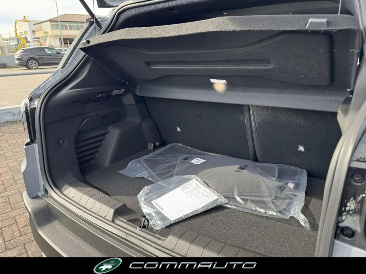 Jeep Avenger 1.2 Turbo 110 CV MHEV Summit 28