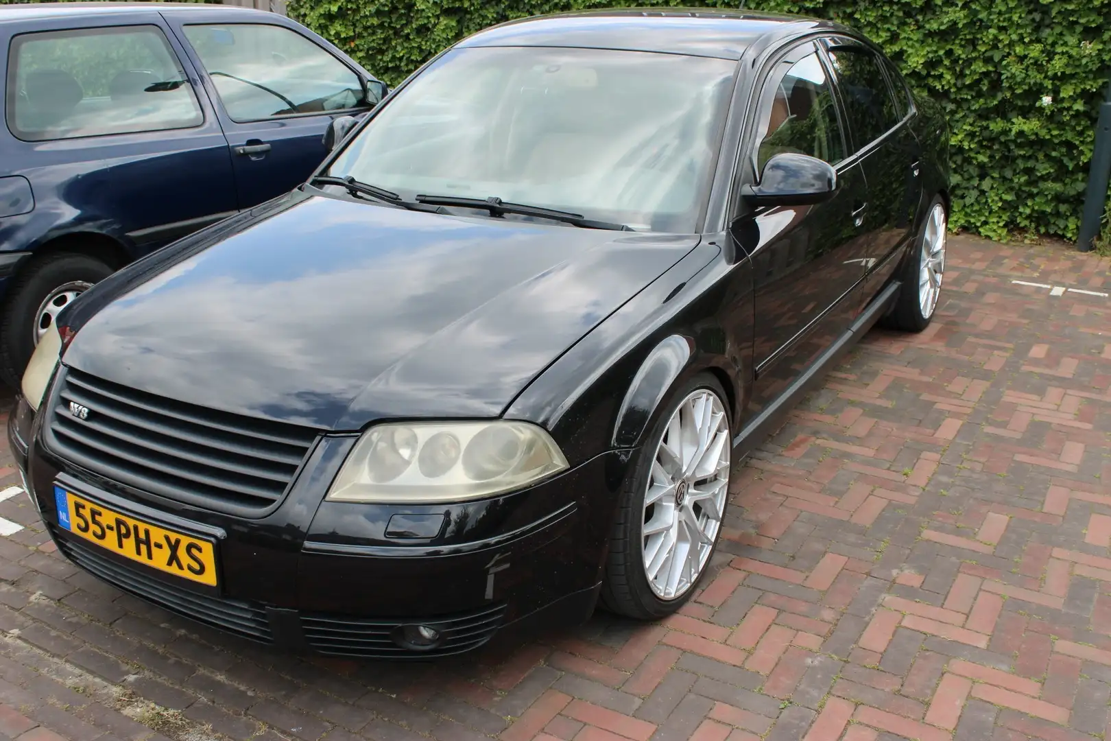 Volkswagen Passat 4.0 W8 4Motion Zwart - 1
