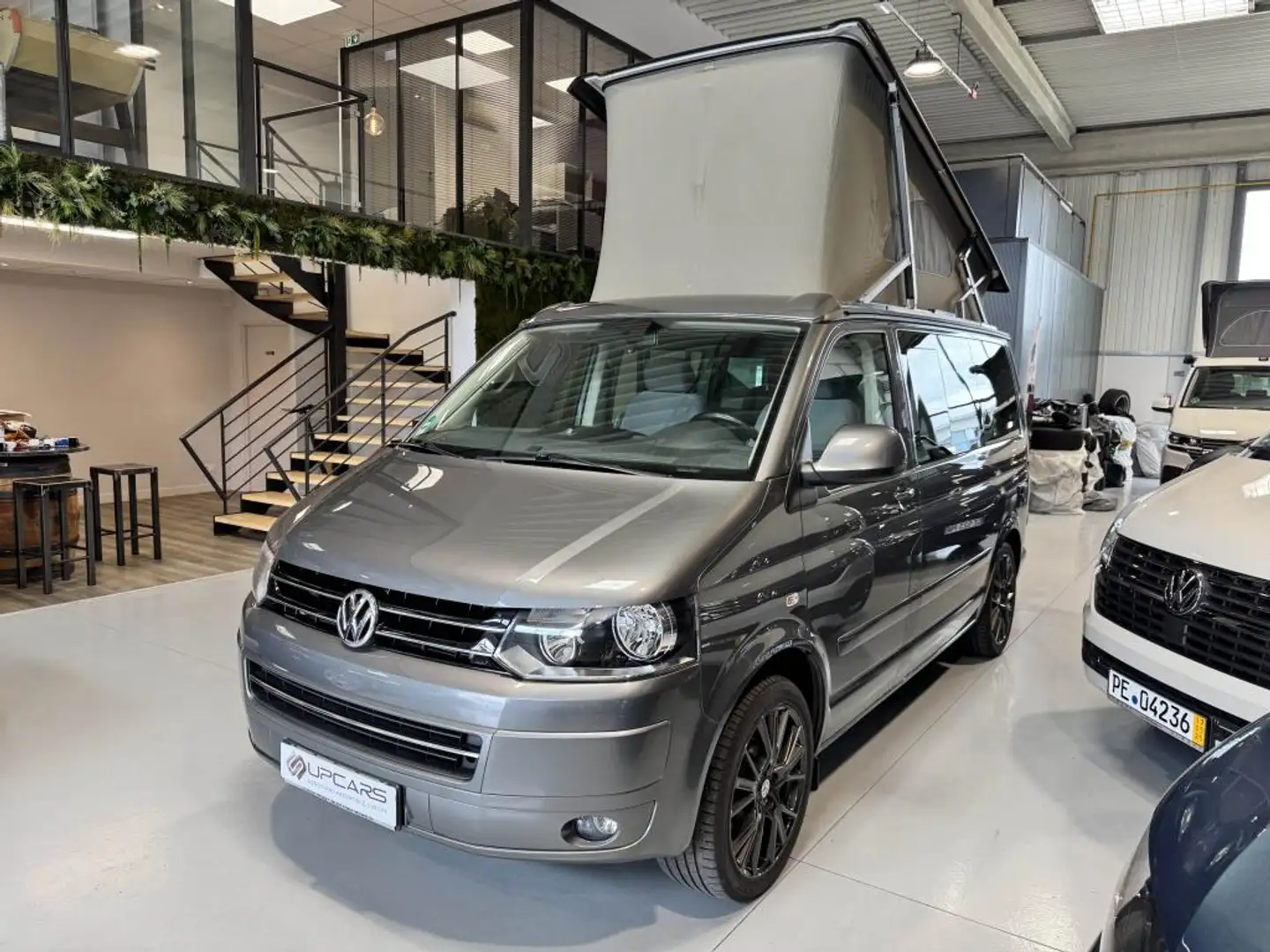 Volkswagen T5 T5 2.0 TDI 140 COMFORTLINE Gris - 1