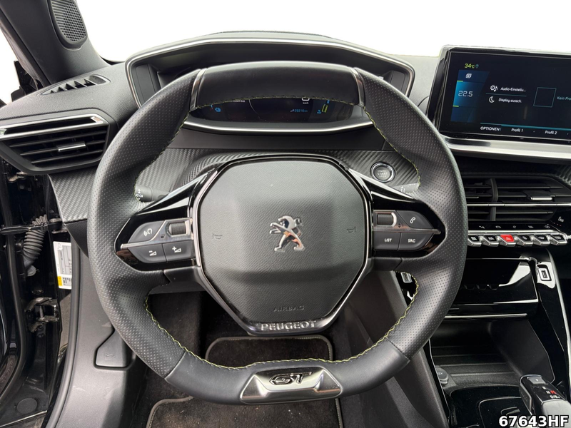 Peugeot e-2008 GT — photo 9