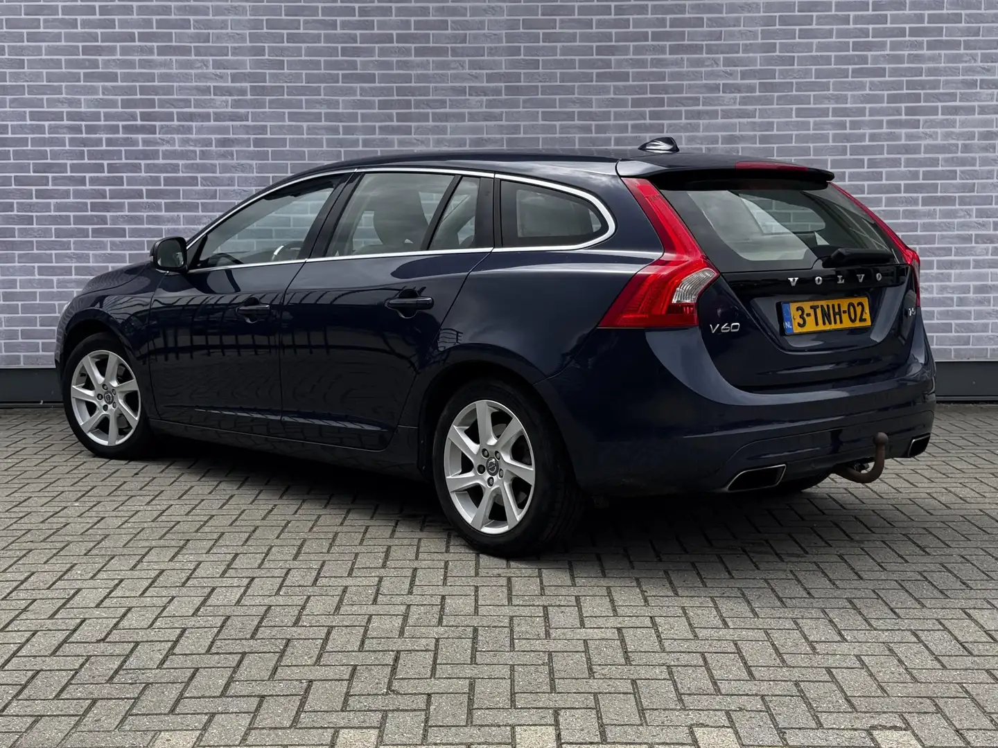 Volvo V60 T5 250pk Summum Aut | Trekhaak | Leder | Verw. sto Bleu - 2
