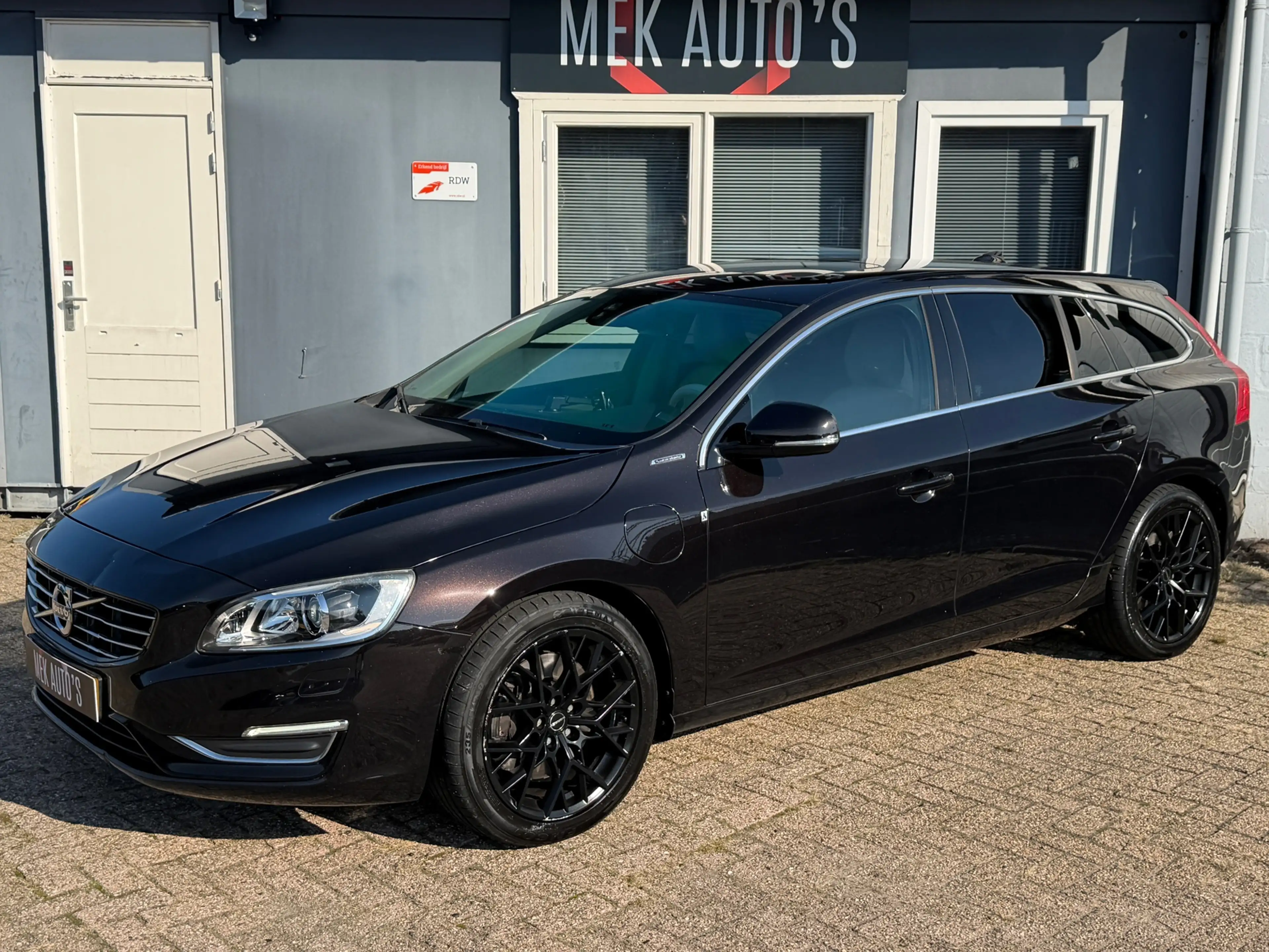 Volvo V60 2.4 D6 AWD Plug-In Hybrid Summum|Pano|Memory|H&K — photo 9