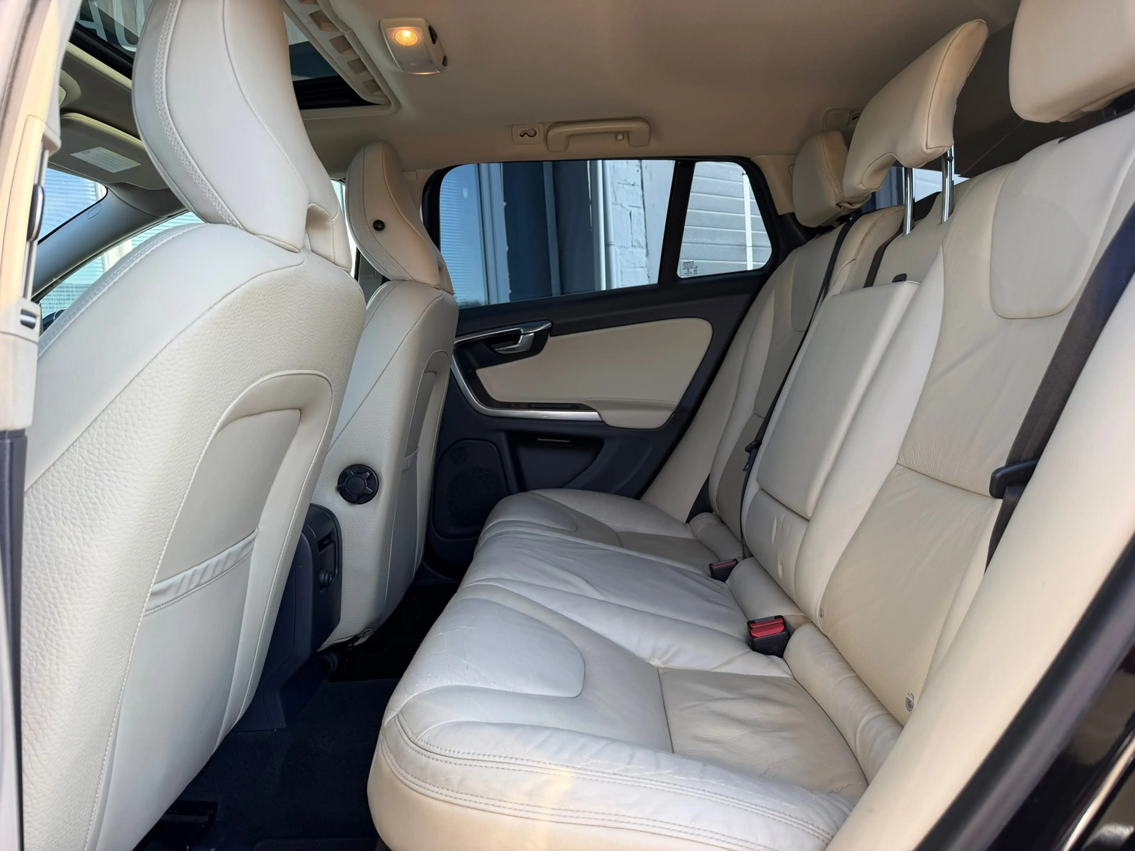Volvo V60 2.4 D6 AWD Plug-In Hybrid Summum|Pano|Memory|H&K — photo 6