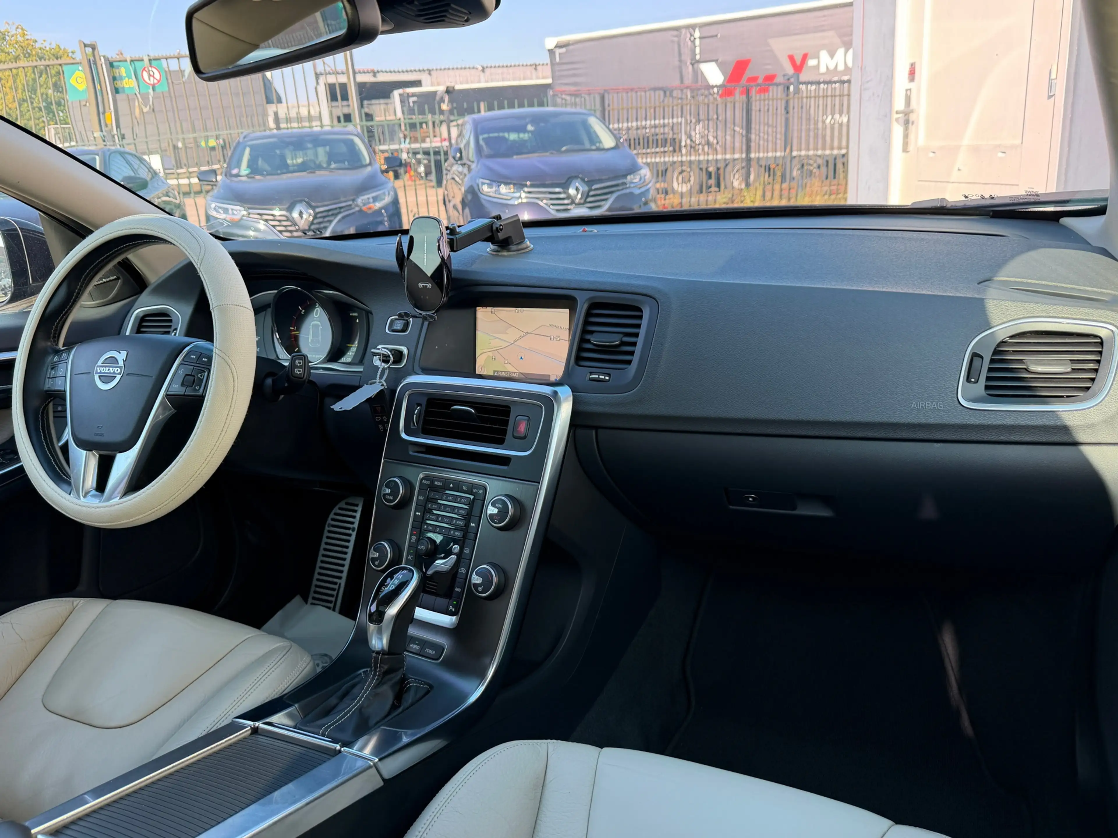 Volvo V60 2.4 D6 AWD Plug-In Hybrid Summum|Pano|Memory|H&K — photo 13