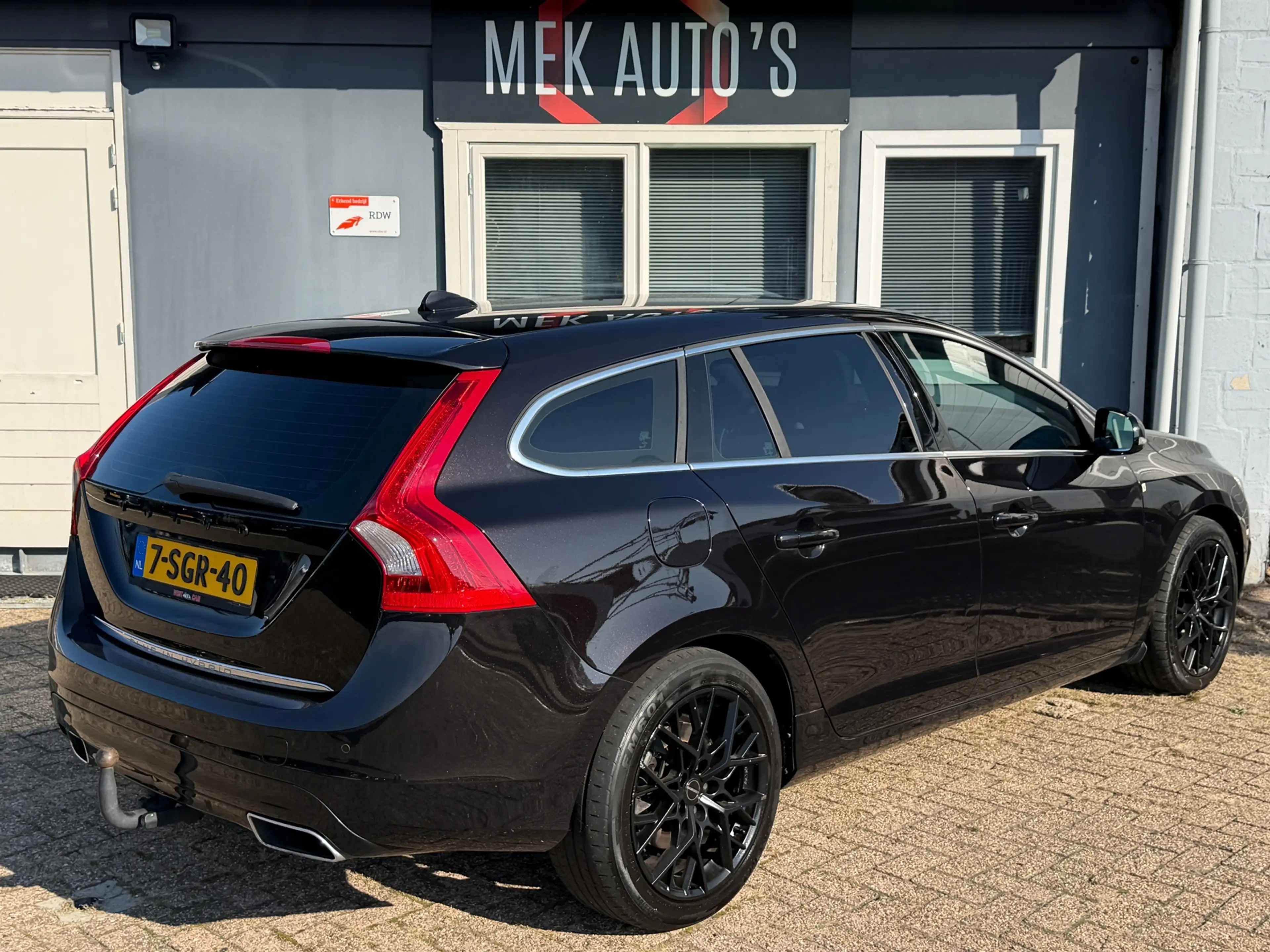 Volvo V60 2.4 D6 AWD Plug-In Hybrid Summum|Pano|Memory|H&K — photo 10