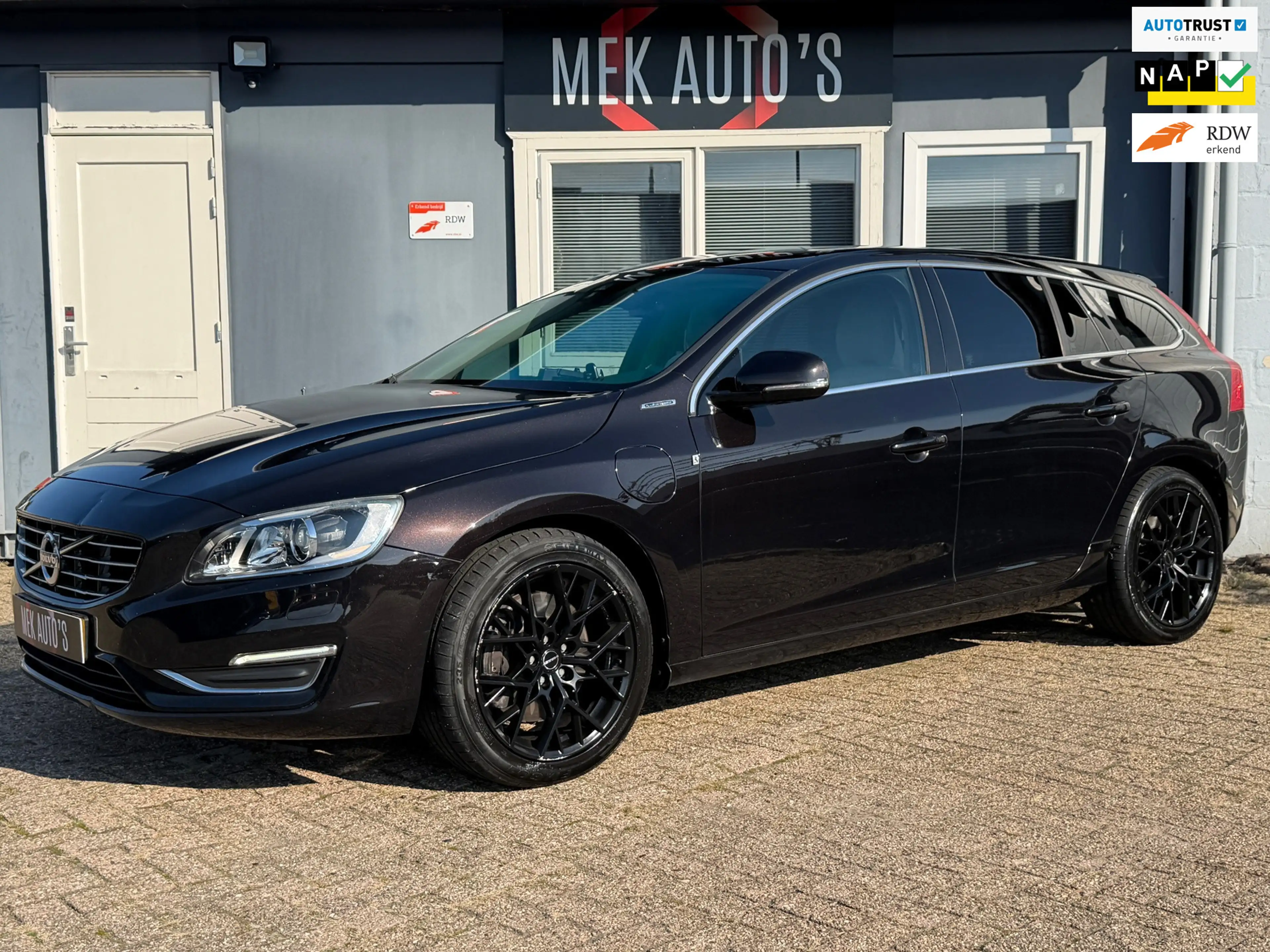 Volvo V60 2.4 D6 AWD Plug-In Hybrid Summum|Pano|Memory|H&K