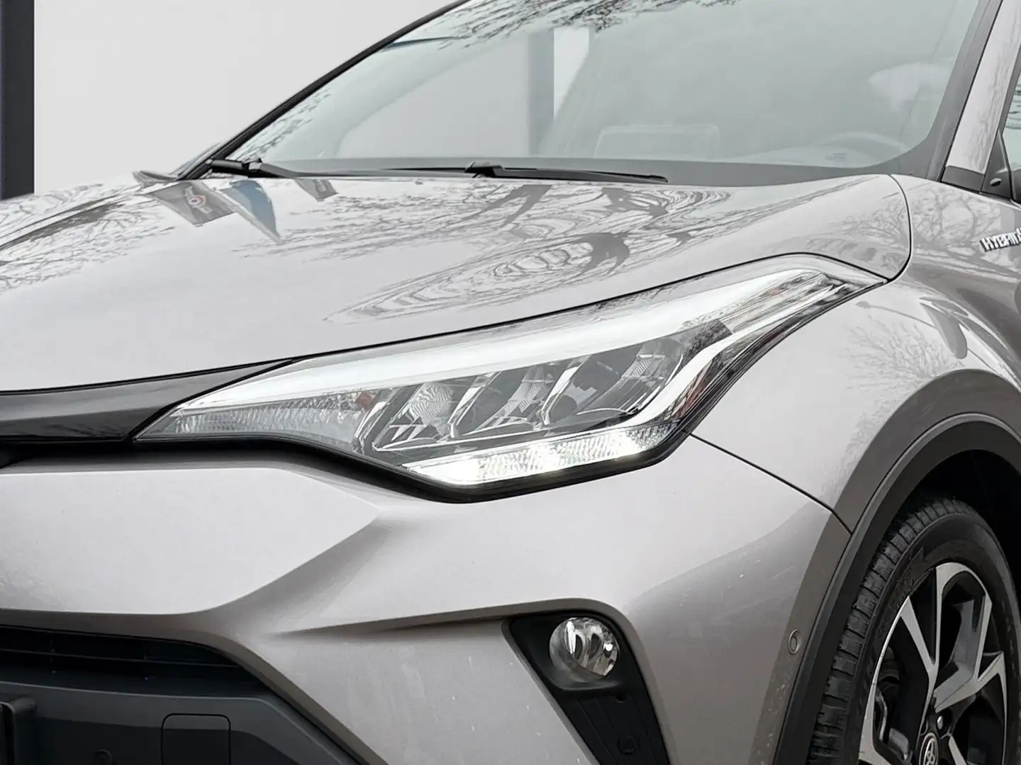 Toyota C-HR 2.0 Hybrid Team D LED SHZ Kamera Gris - 2