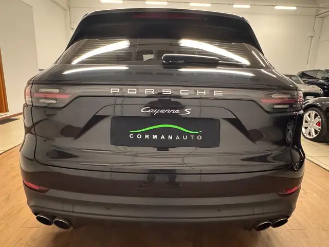Porsche Cayenne view 4