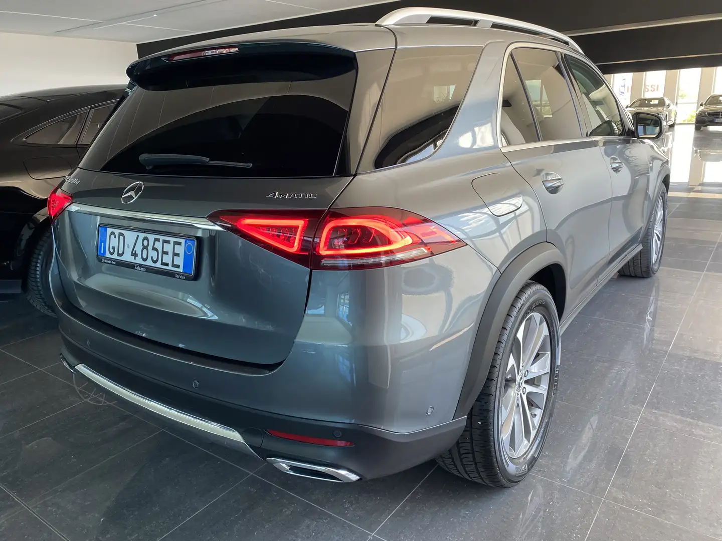 Mercedes-Benz GLE 300 d Sport 4matic CERCHI 20'/CARPLAY/AIRMATIC/LUCI 64 Grijs - 2