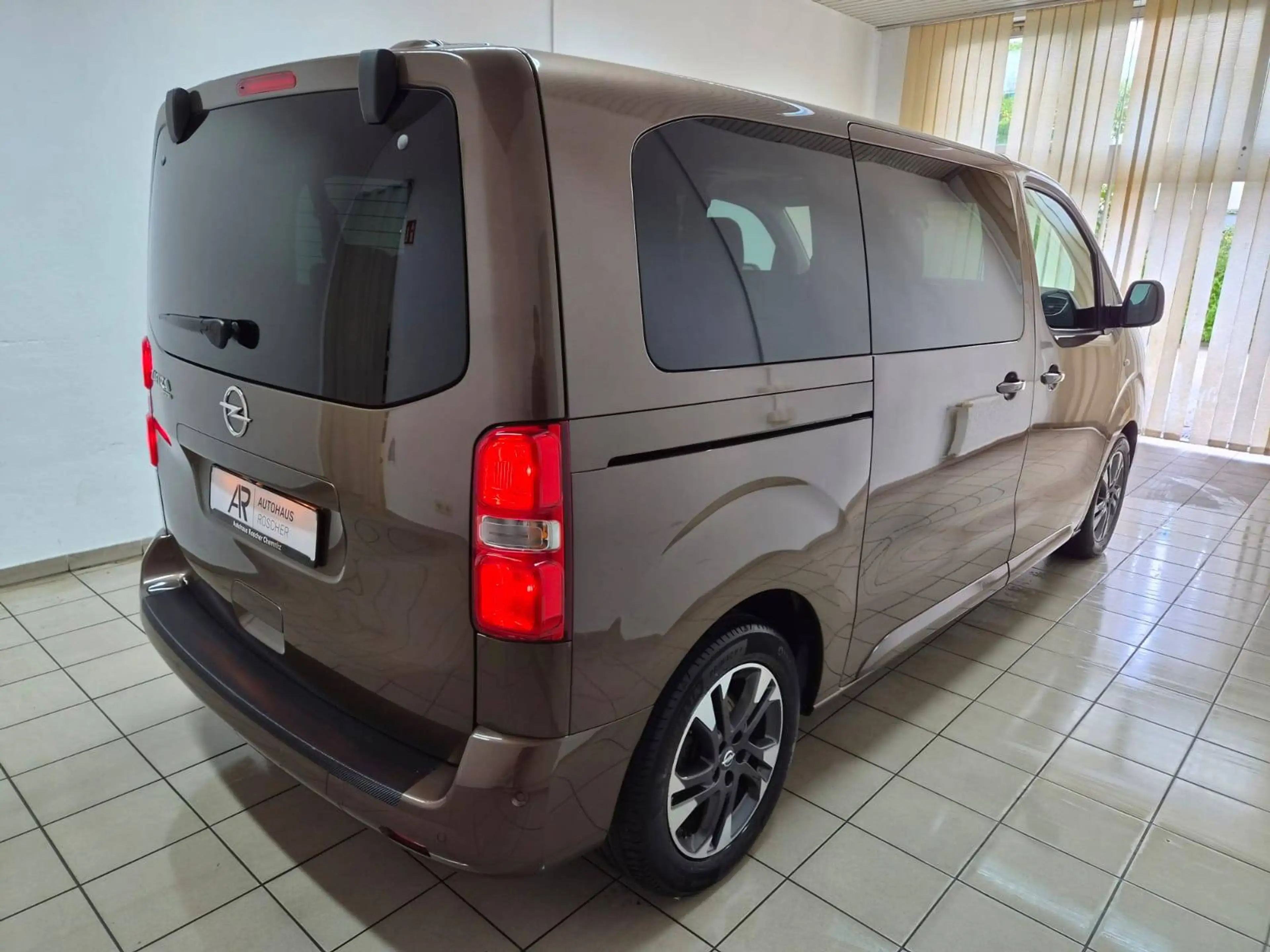 Opel Zafira Life Edition M 2.0D Xenon Head up Display Navigation Anhängerkupplung L2 — photo 3