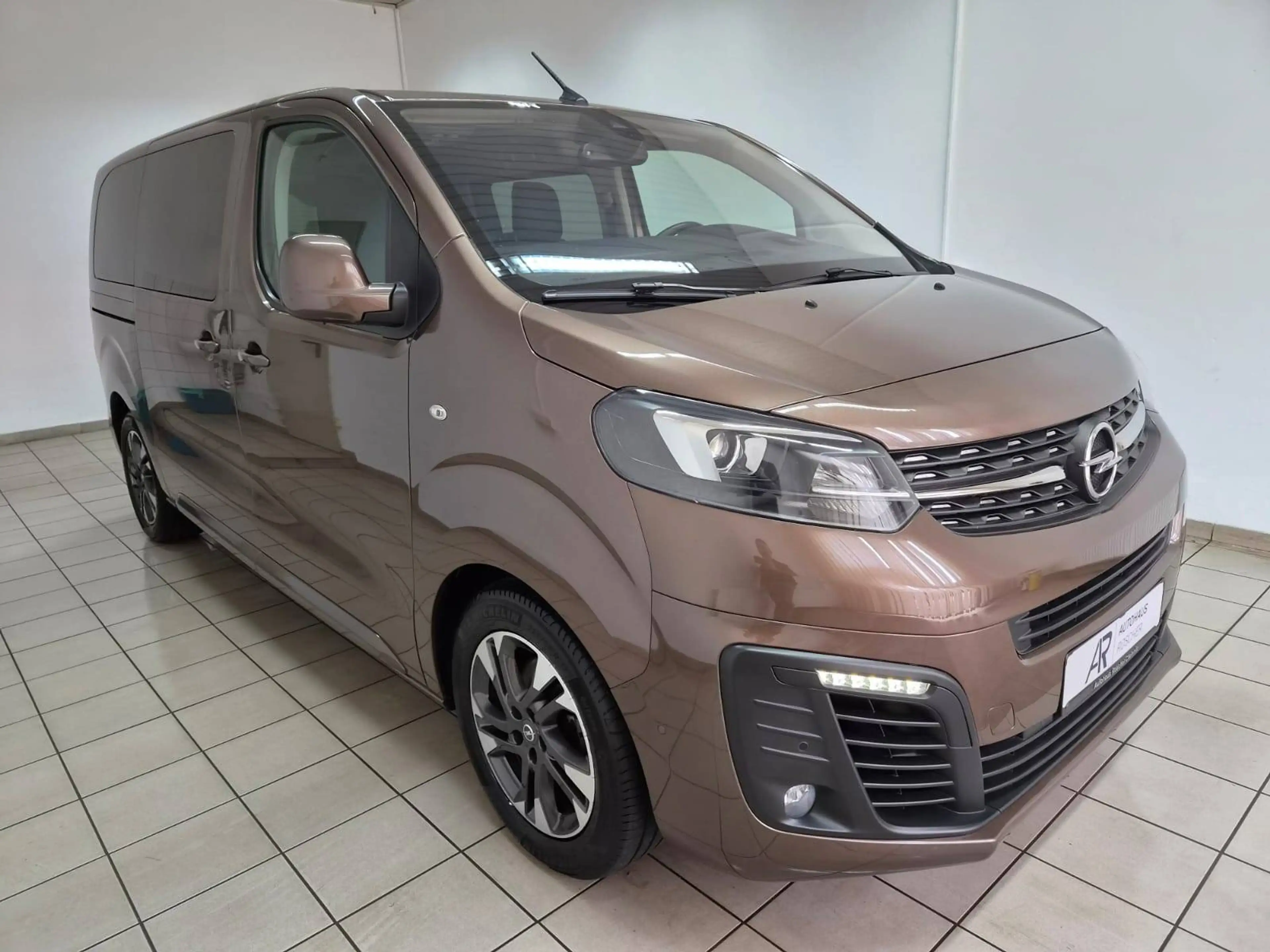 Opel Zafira Life Edition M 2.0D Xenon Head up Display Navigation Anhängerkupplung L2 — photo 4
