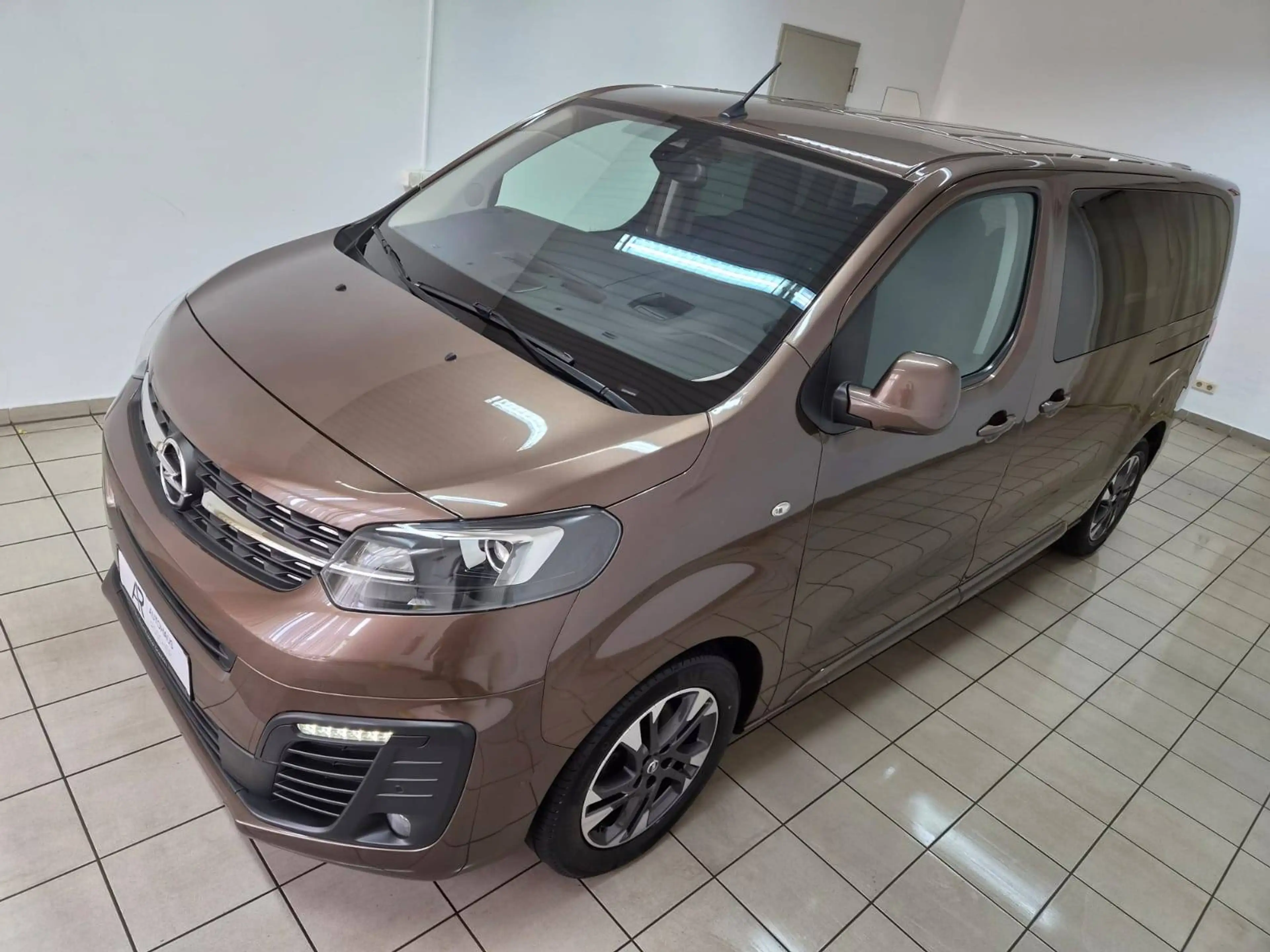 Opel Zafira Life Edition M 2.0D Xenon Head up Display Navigation Anhängerkupplung L2 — photo 6