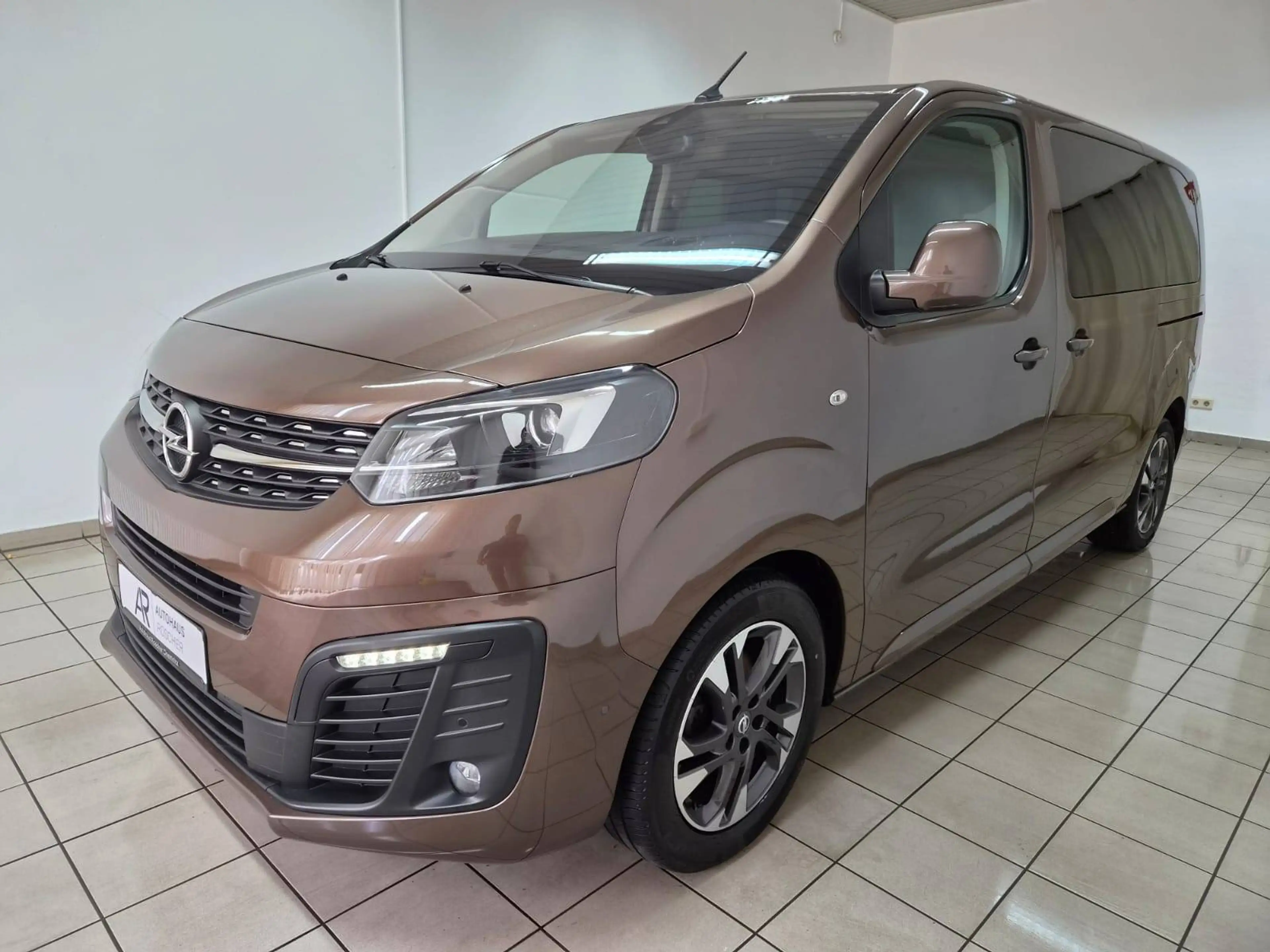 Opel Zafira Life Edition M 2.0D Xenon Head up Display Navigation Anhängerkupplung L2