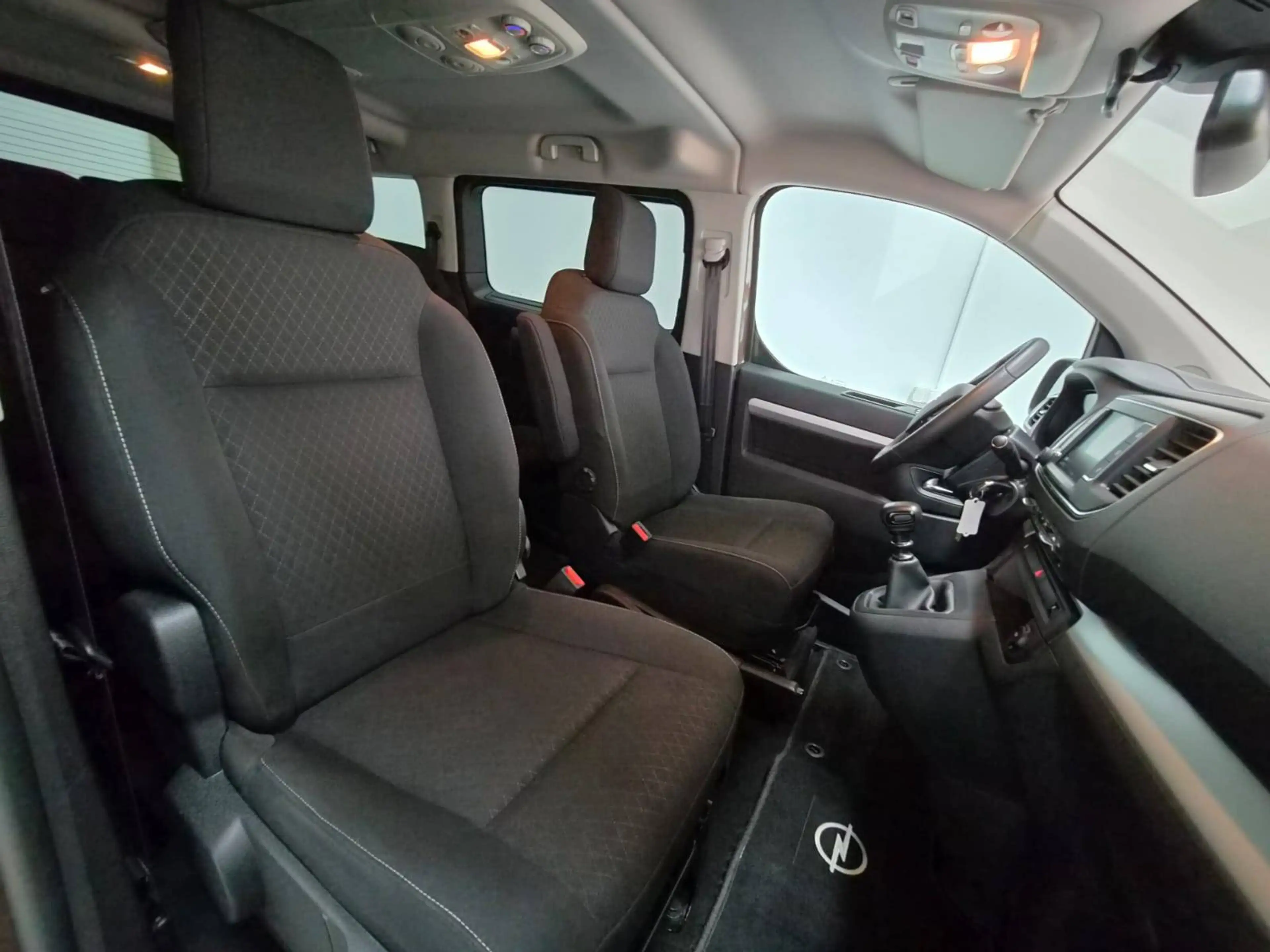Opel Zafira Life Edition M 2.0D Xenon Head up Display Navigation Anhängerkupplung L2 — photo 15