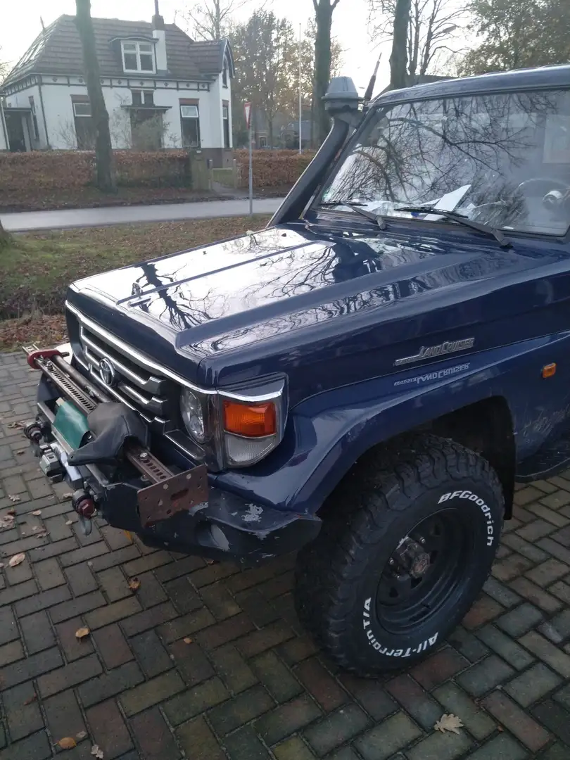 Toyota Land Cruiser HZJ79 Blauw - 2